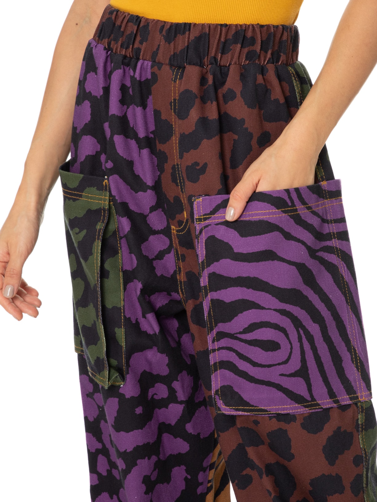 Calça Feminina Sarja Patch Selvatica Preto  Farm