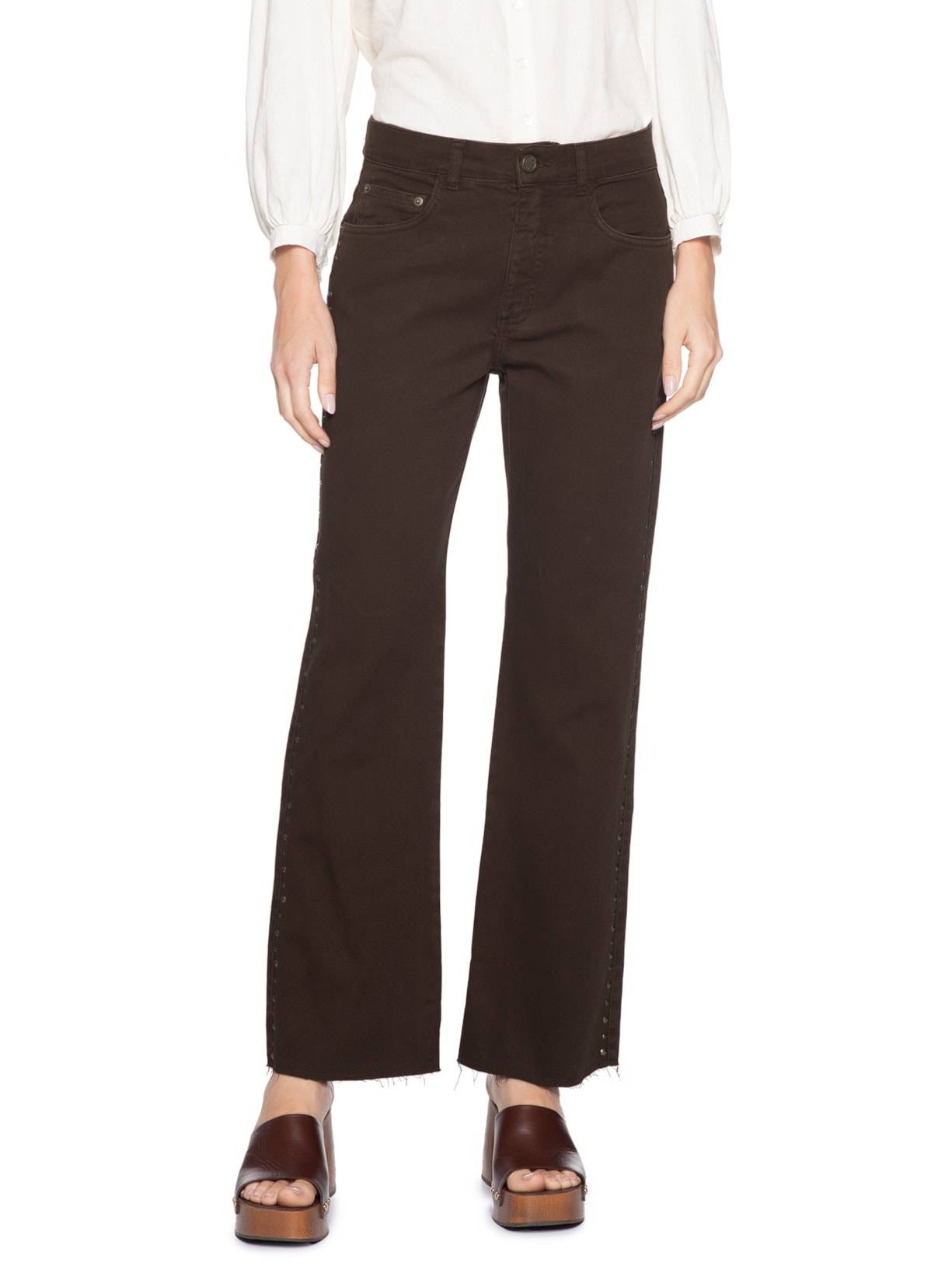 Calça Feminina Sarja Reta Cropped Lateral Tacha Marrom Maria Filó