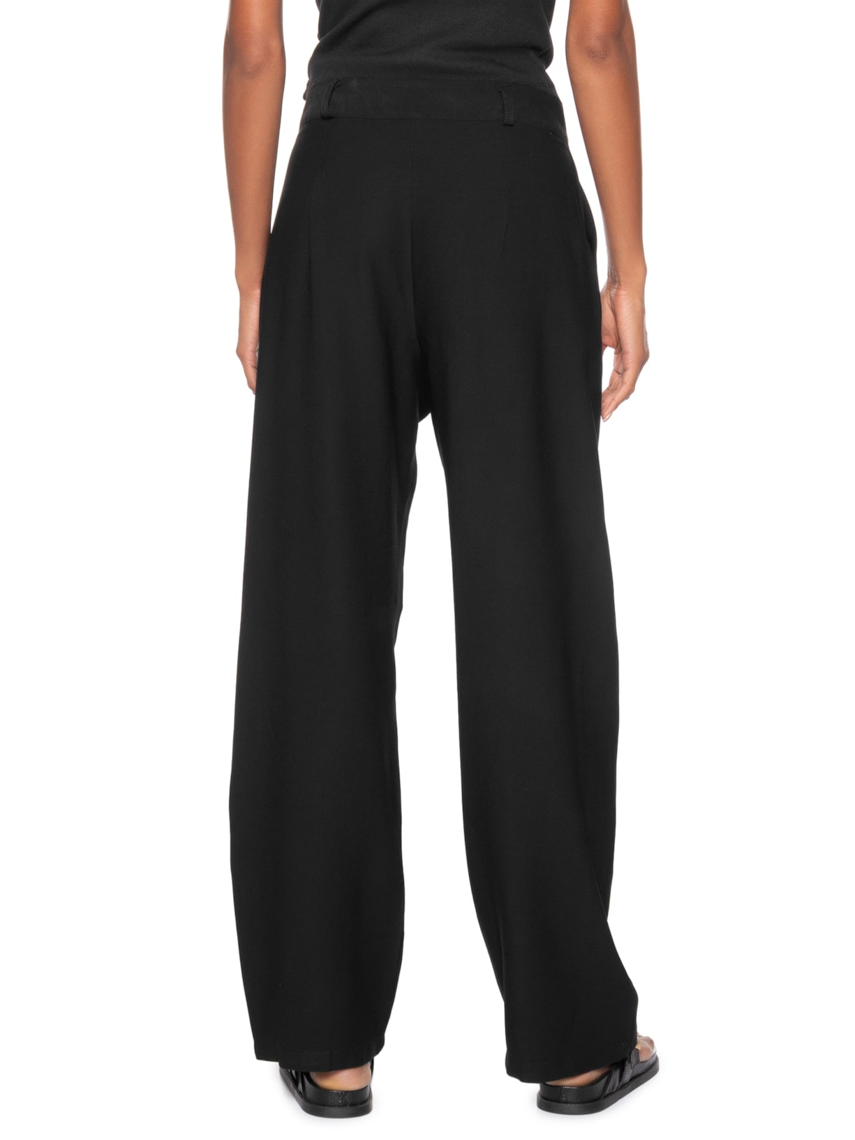 Calça Feminina Slim Com Pregas Preto Basiq