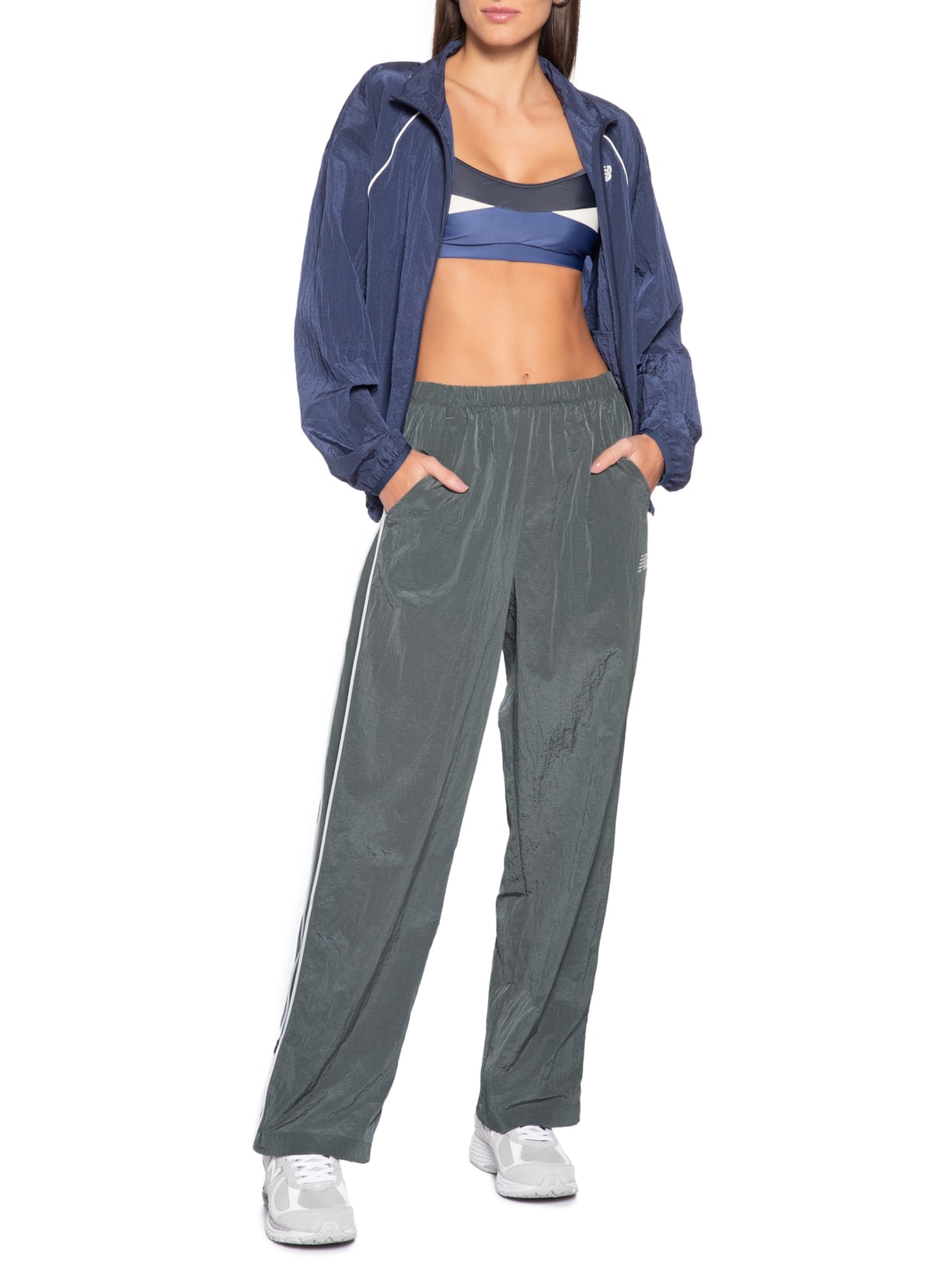 Calça Feminina Sport Legacy Woven Cinza New Balance