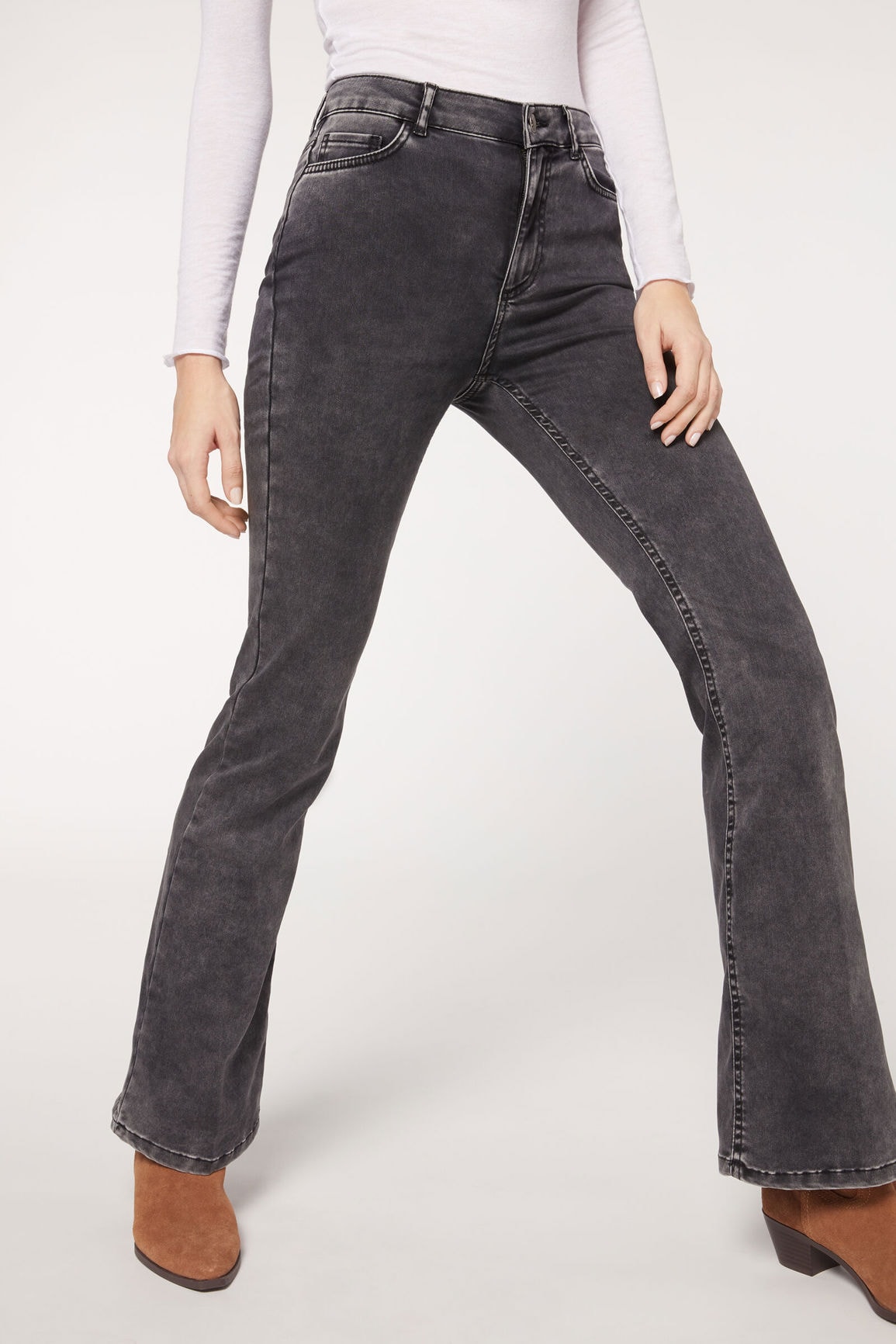 Calça Jeans Flare - Cinza