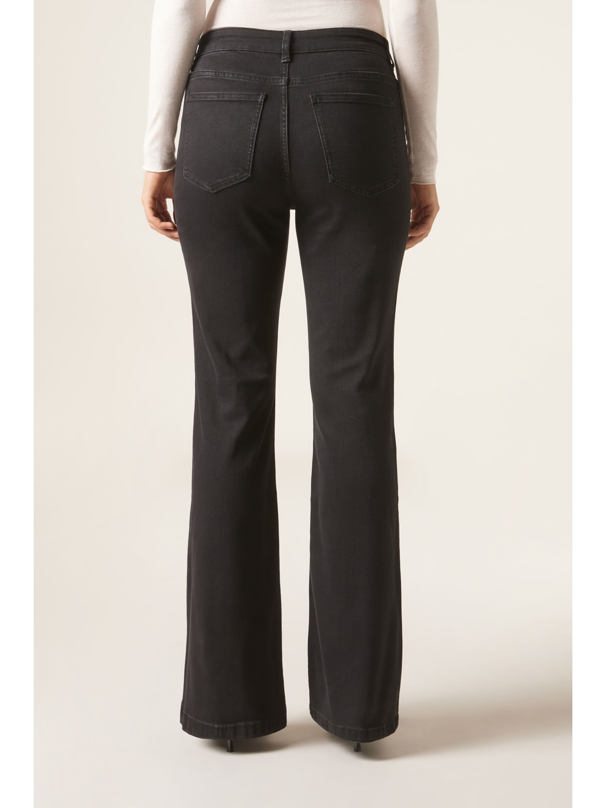 Calça Jeans Flare Com Costura Central Preto - Main Image