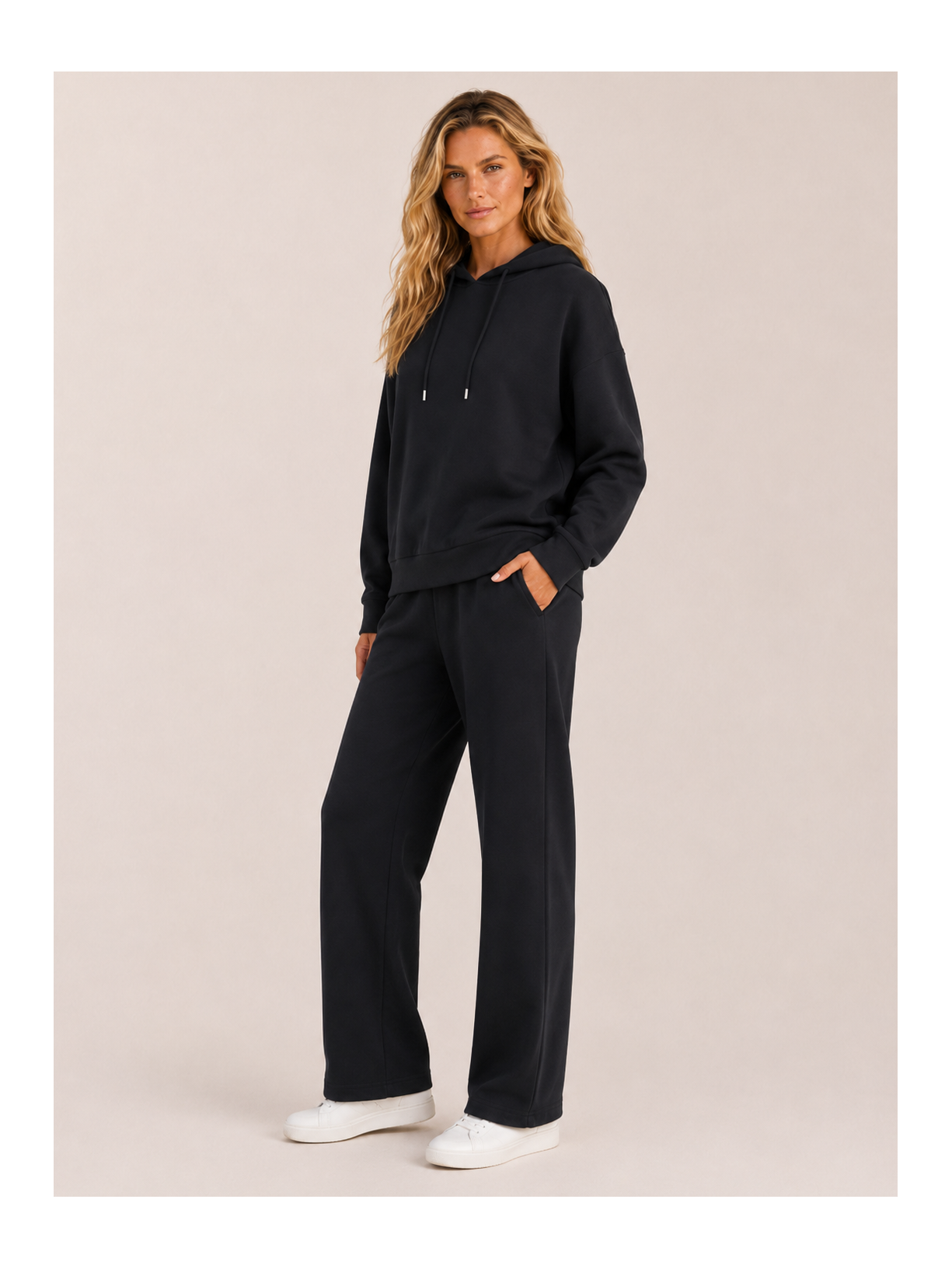 Calça Jogger Essential Tech Preta Suntime
