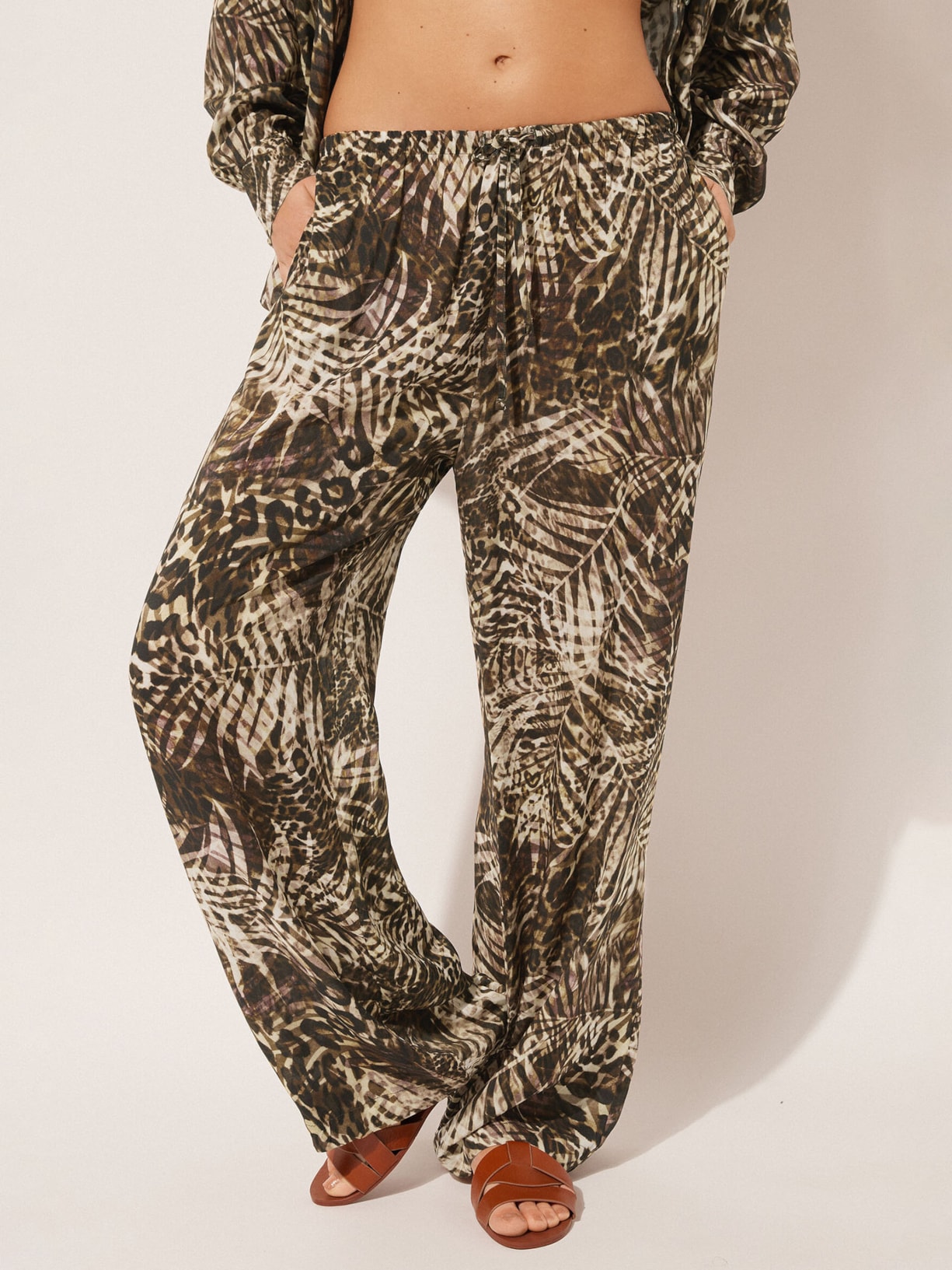 Calça Pantalona Com Padrão Selva Verde Calzedonia