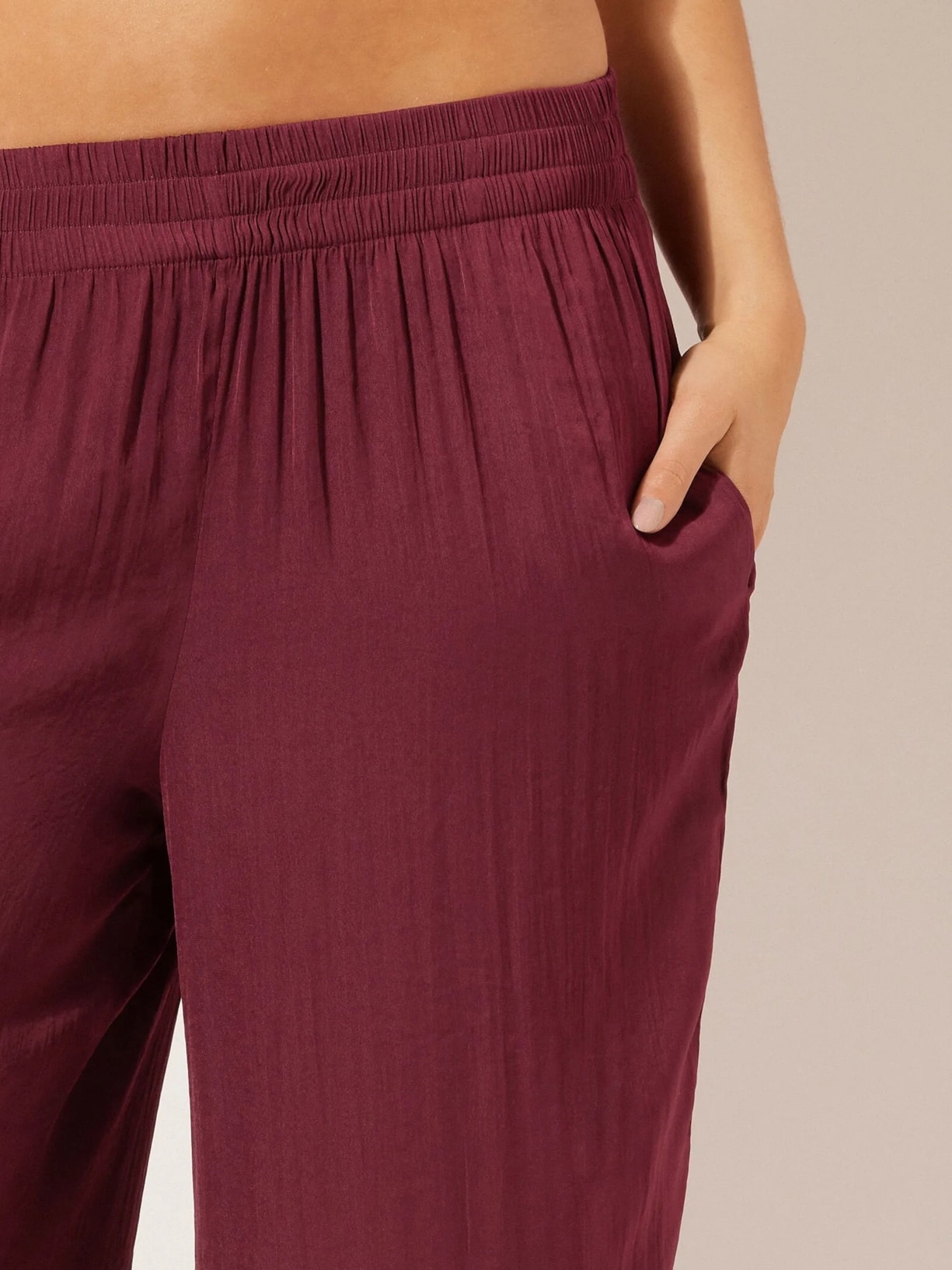 Calça Pantalona Em Tecido Brilhante Bordô Calzedonia