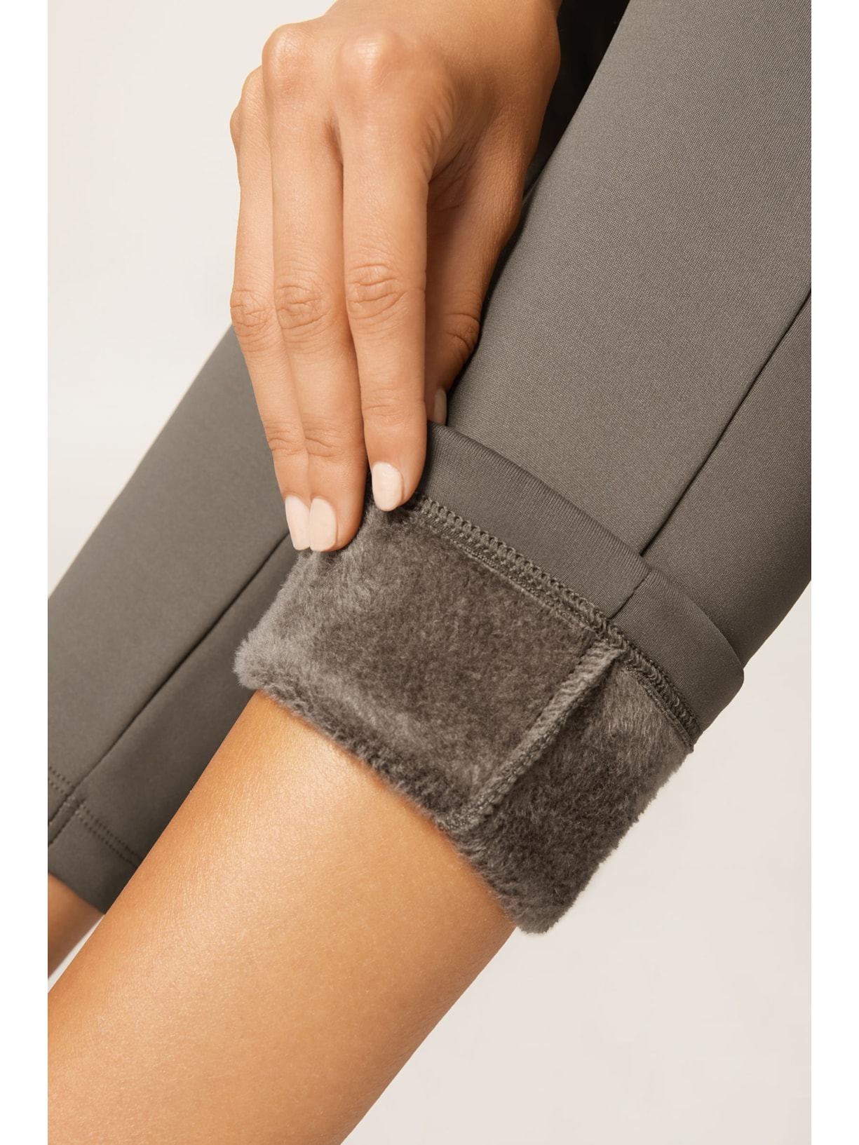 Calça Skinny Ultratérmica Plush Cinza Calzedonia