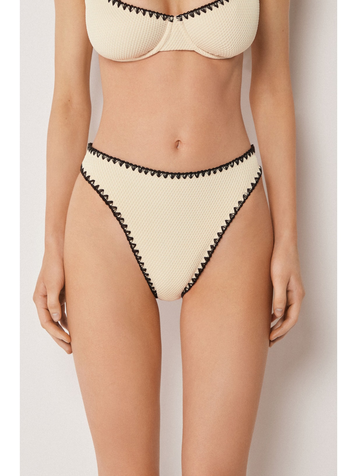 Calcinha Brasileira De Cintura Alta Bicolor Embroidery Off-White Calzedonia