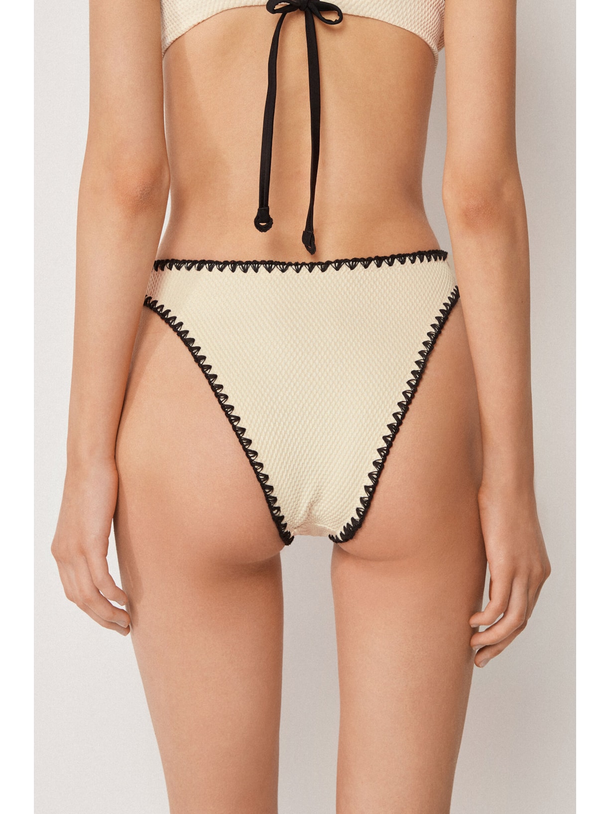 Calcinha Brasileira De Cintura Alta Bicolor Embroidery Off-White Calzedonia