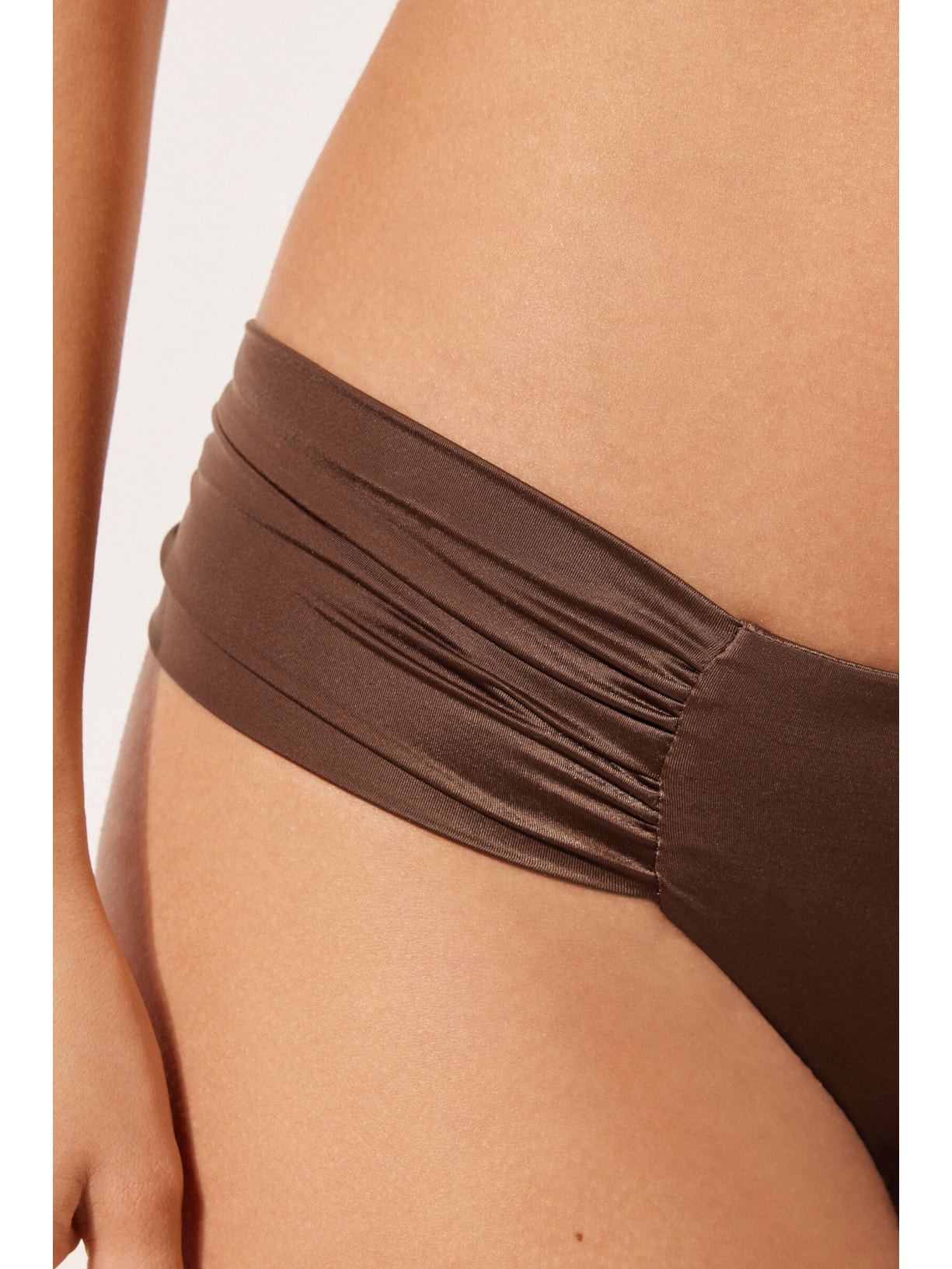 Calcinha De Biquíni Brasileira Com Drapeado Shiny Satin Marrom Calzedonia