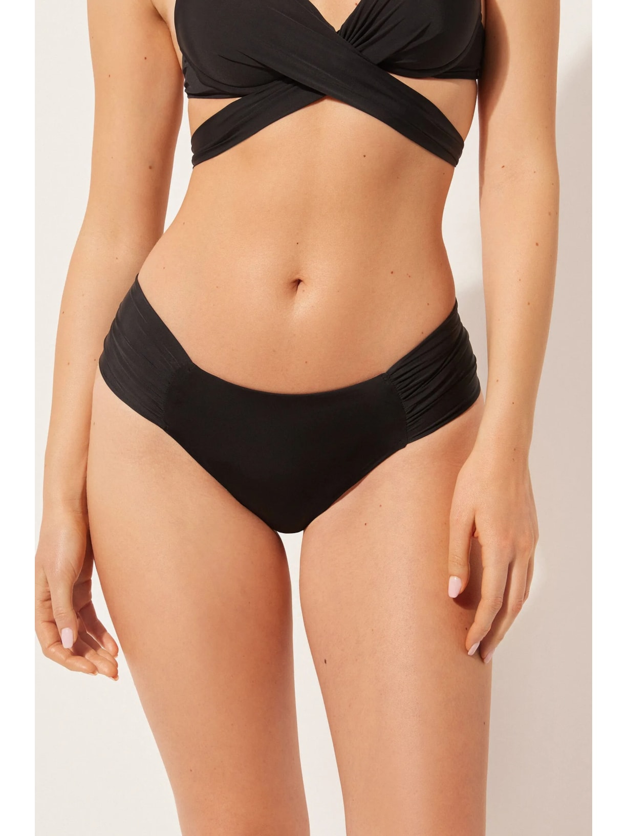 Calcinha De Biquíni Com Drapeado Indonésia Preto Calzedonia