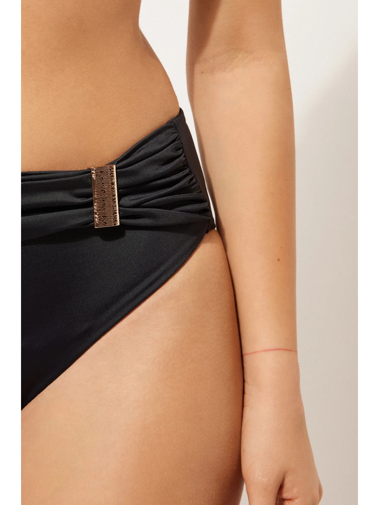 Calcinha De Biquíni De Cintura Alta Com Drapeado Scultura Preto Calzedonia