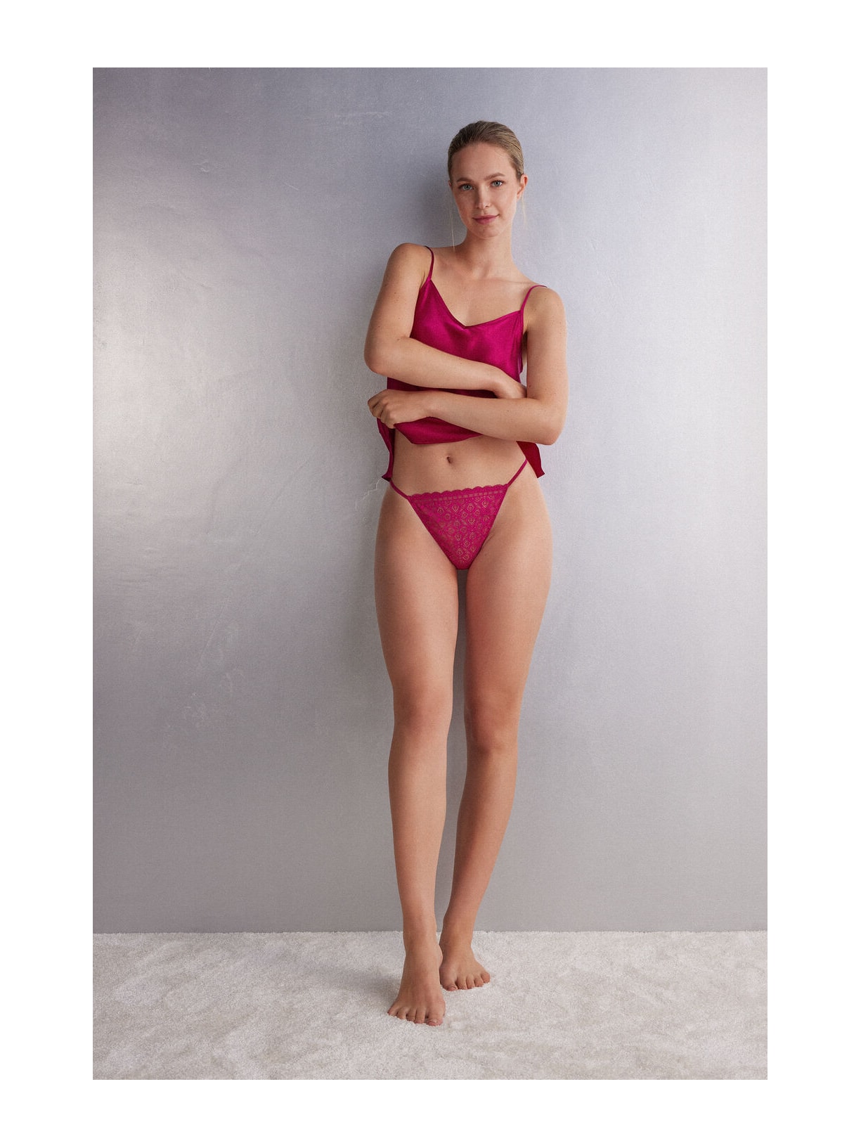 Calcinha Fio Dental Em Renda Rosa Intimissimi