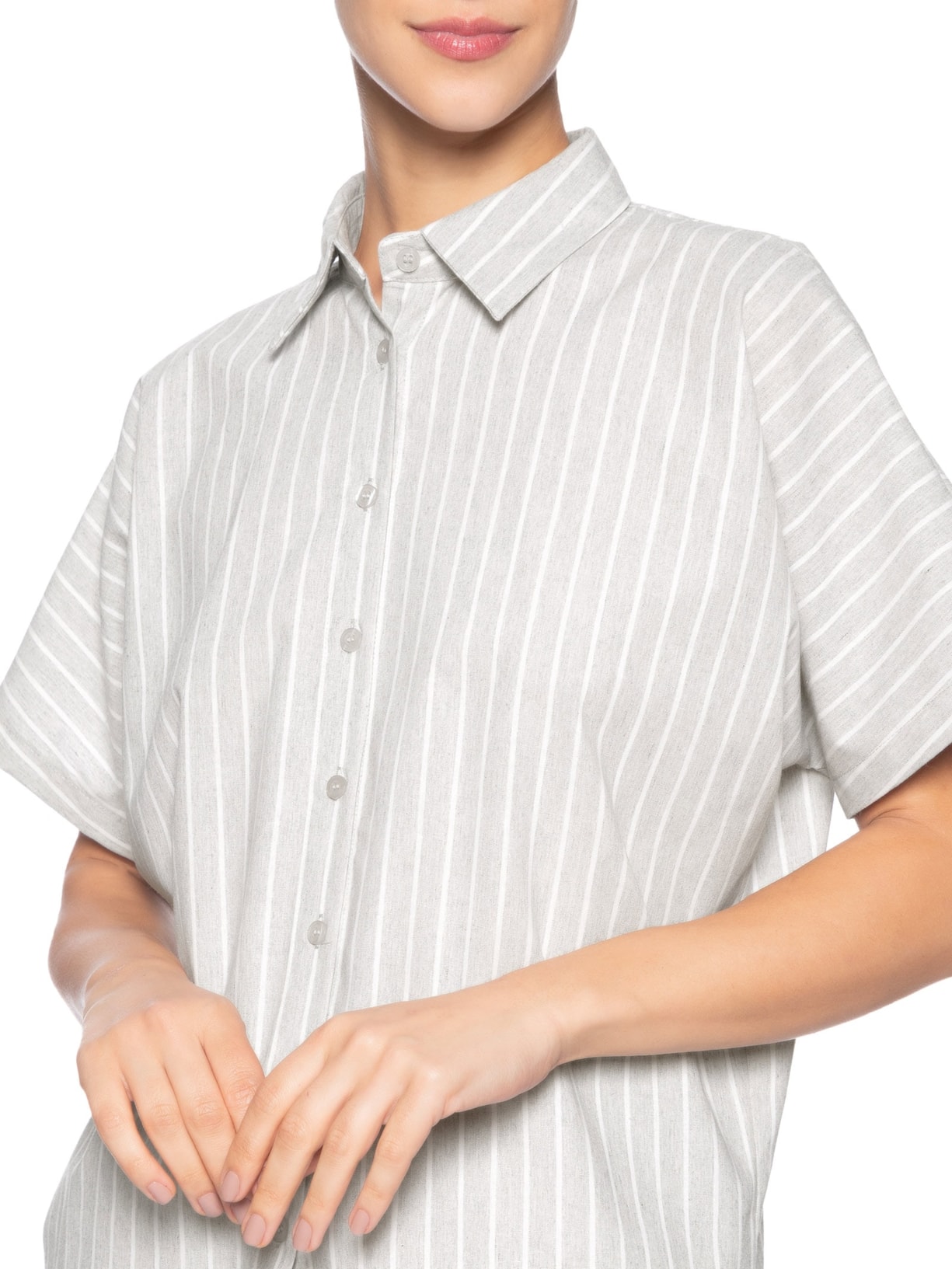 Camisa Feminina Listrada Manga Curta Cinza Basiq