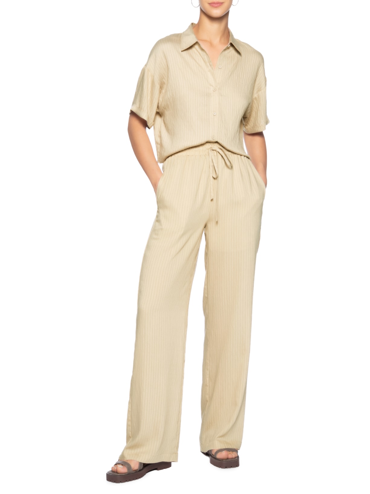 Camisa Feminina Manga Curta Bege Basiq