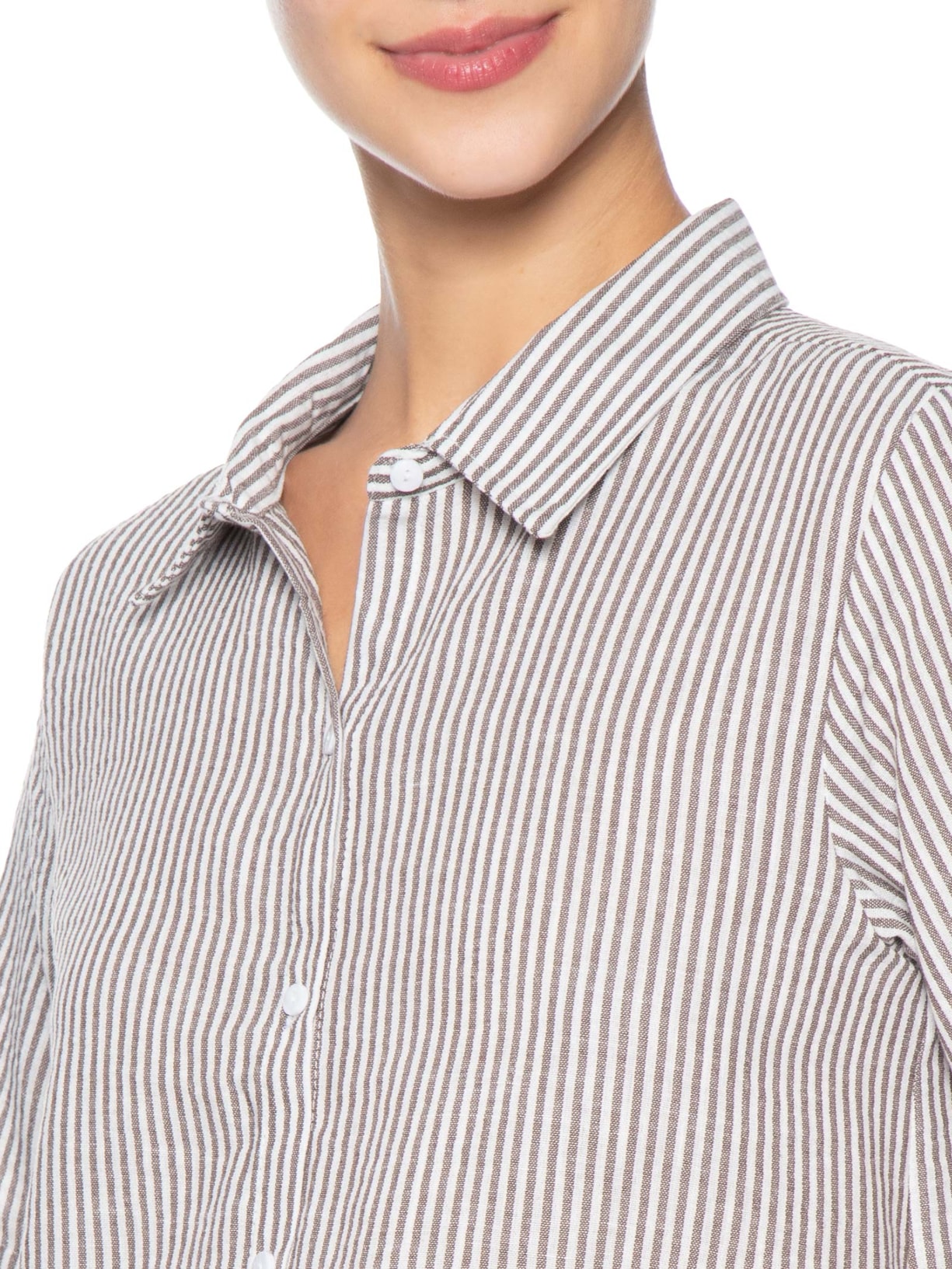 Camisa Feminina Manga Curta Listras Marrom Basiq