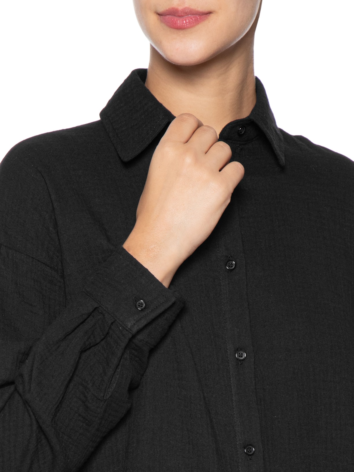 Camisa Feminina Manga Longa Texturizada Preto Basiq