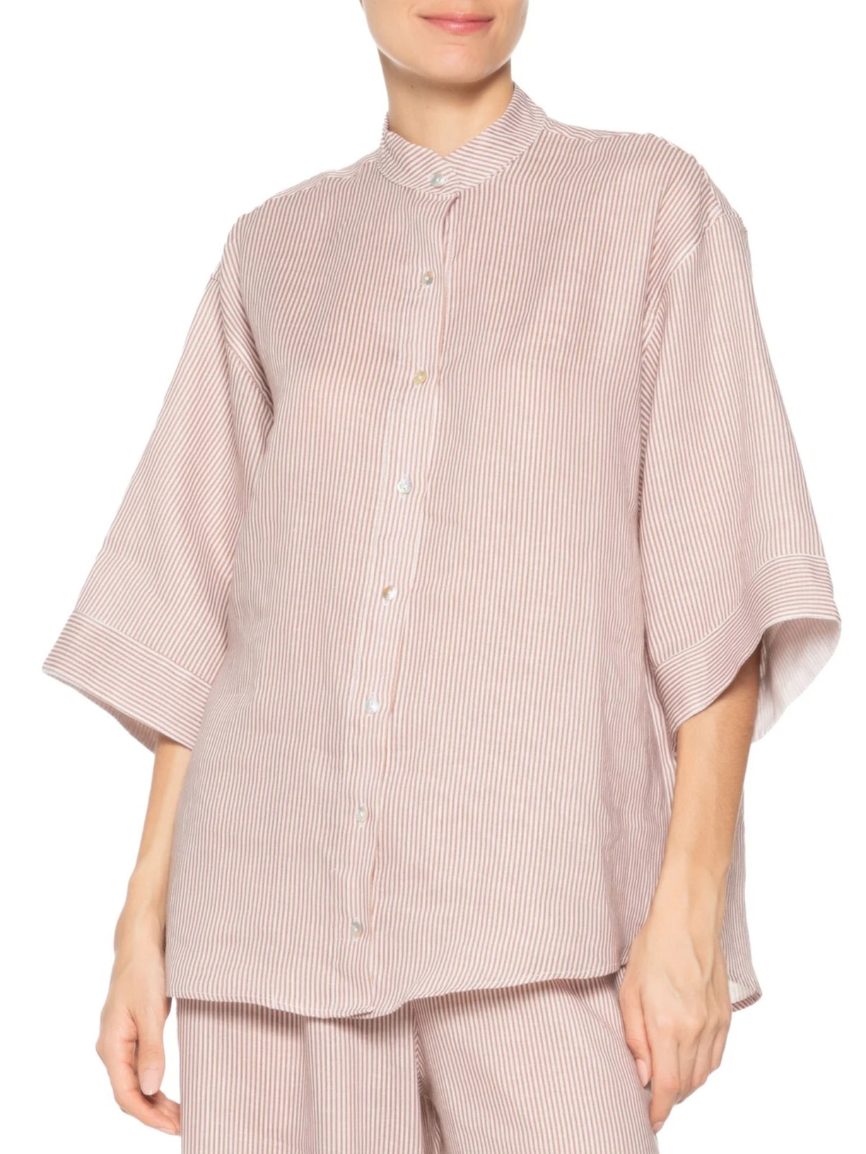 Camisa Feminina Oversized com Ombros Deslocados em Linho Puro Listrado Bege '2Essential