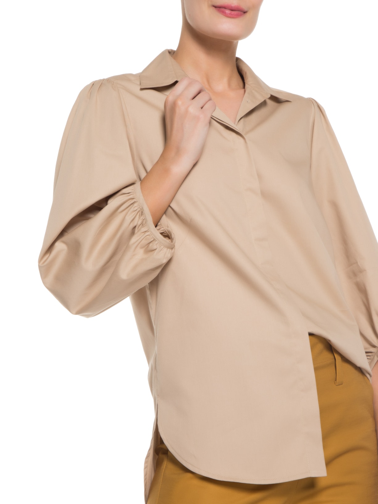 Camisa Feminina Punho Franzido Bege Andrea Marques