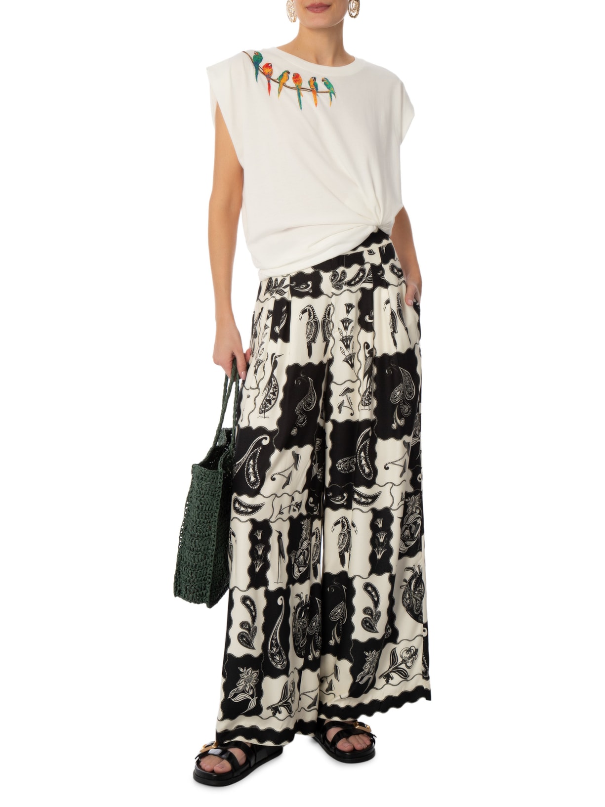Camiseta Feminina Bordada Araras Branco Farm