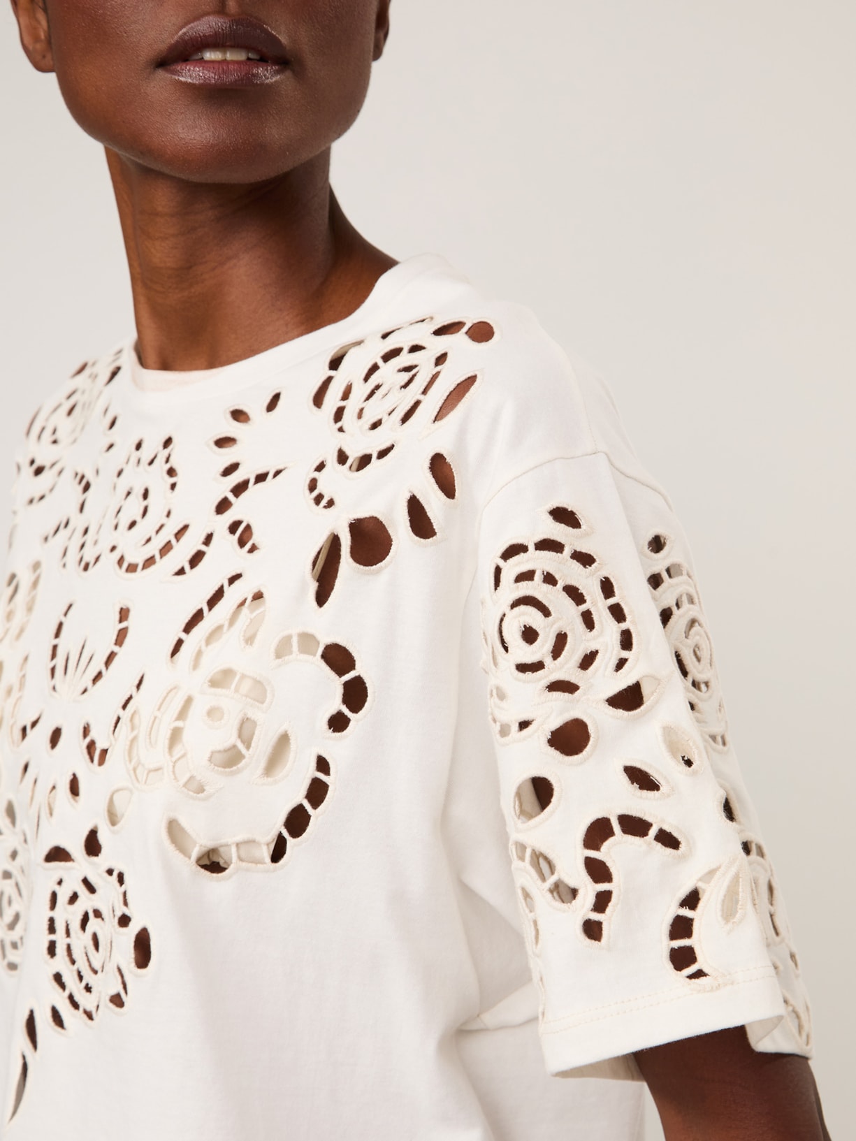 Camiseta Feminina Bordada Richelieu Branco Animale