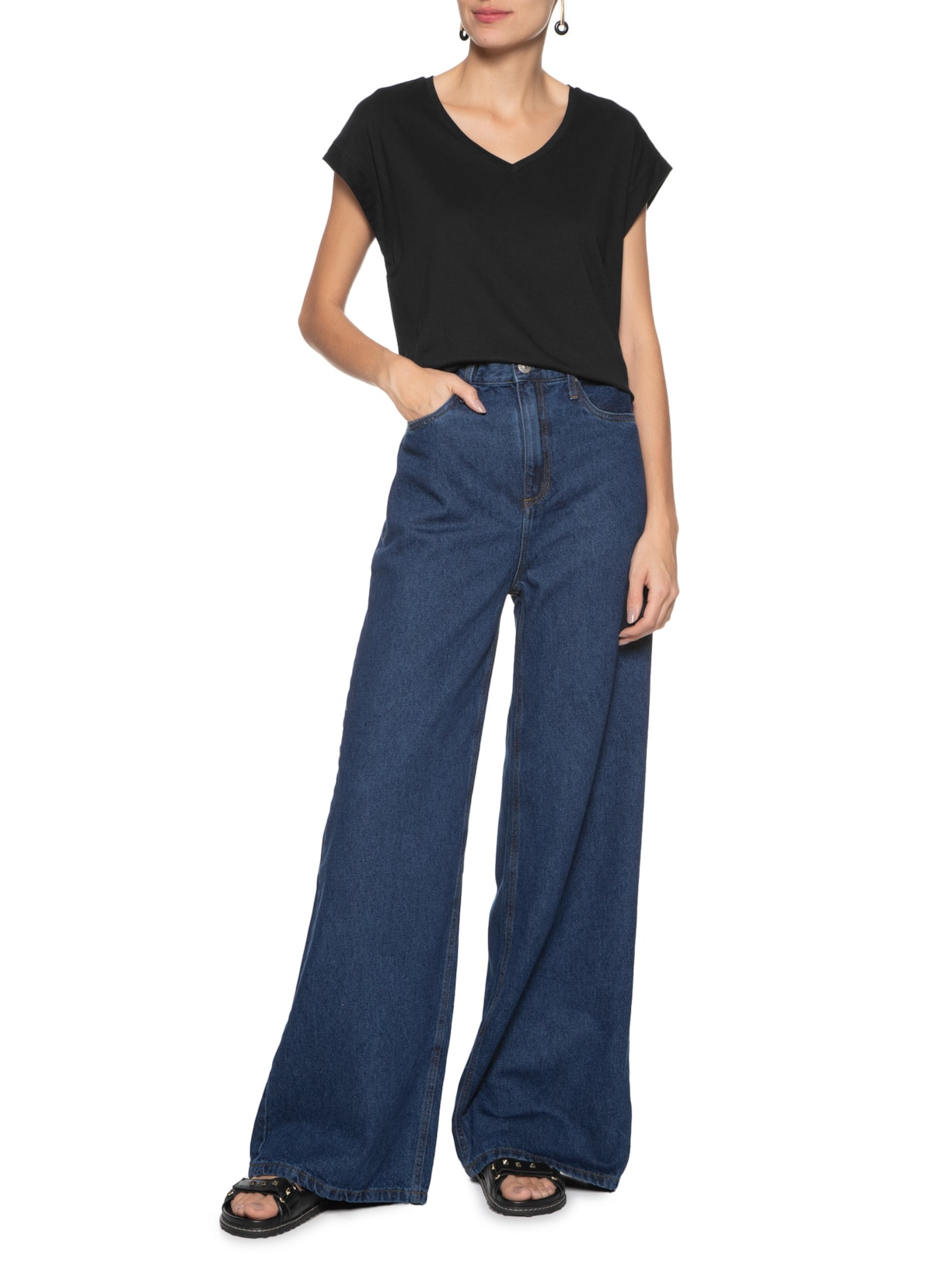 Camiseta Feminina Com Decote V Preto Basiq