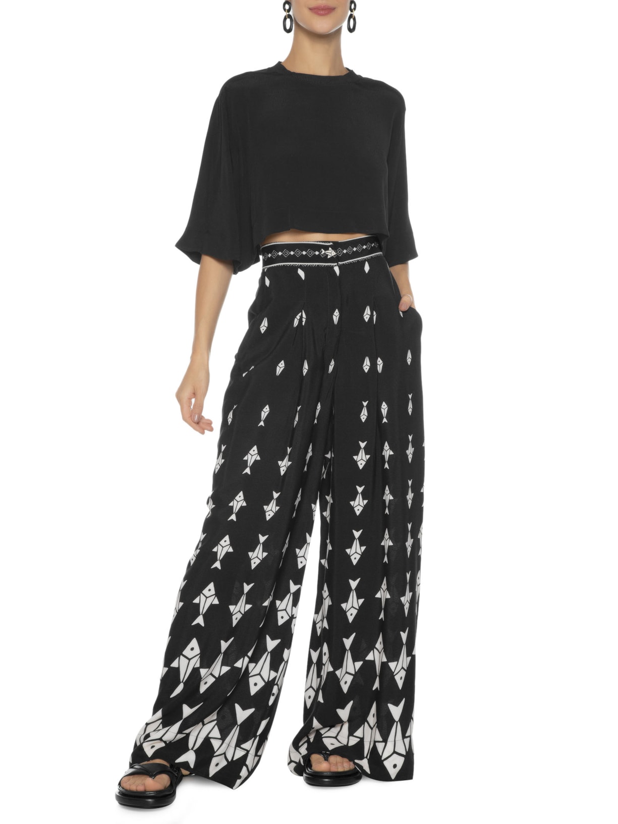 Camiseta Feminina Cropped Básica Preto Farm