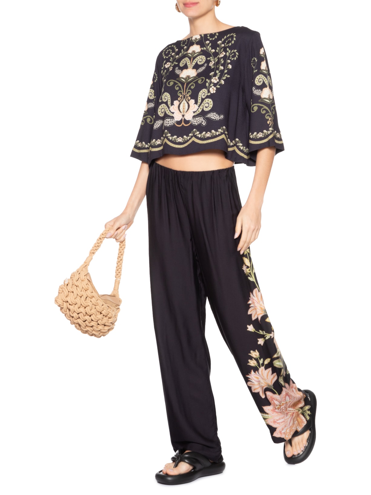 Camiseta Feminina Cropped Nikita Preto Farm