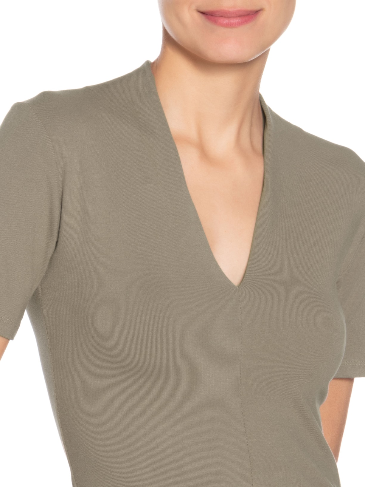 Camiseta Feminina Decote V Cinza Basiq