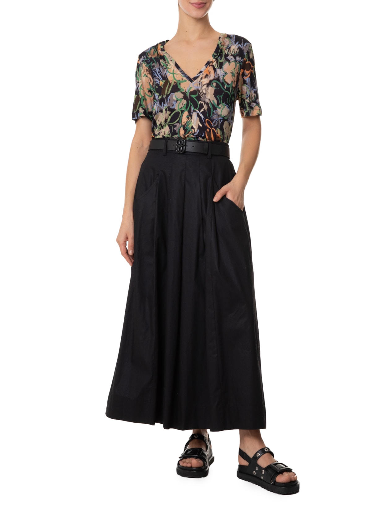 Camiseta Feminina Decote V Floral Pastel Preto Animale