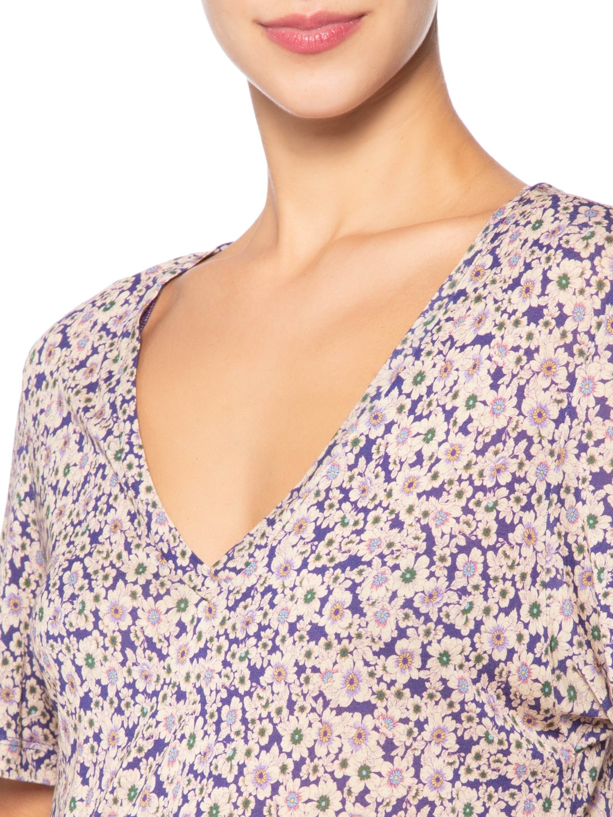 Camiseta Feminina Decote V Manga Curta Azul Animale