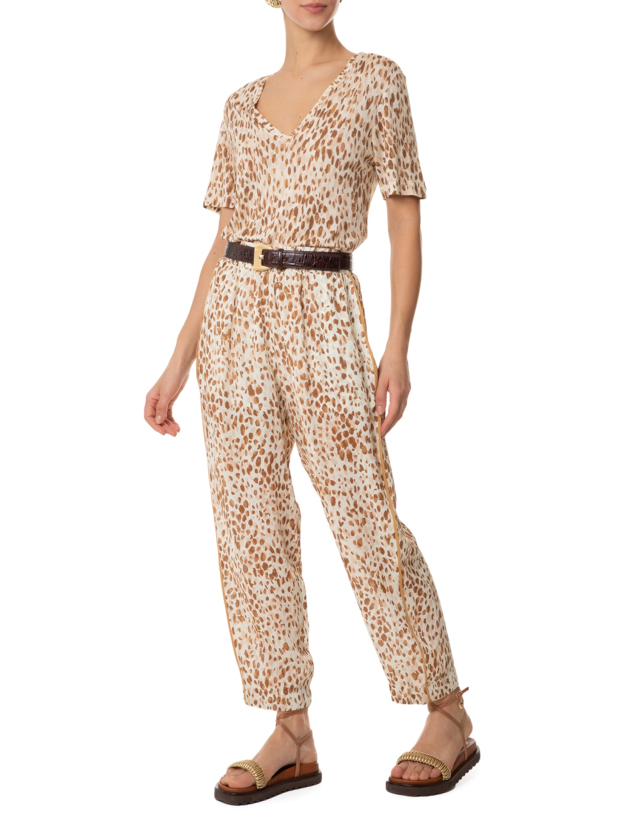 Camiseta Feminina Decote V Manga Curta Onça Moderna Bege Animale