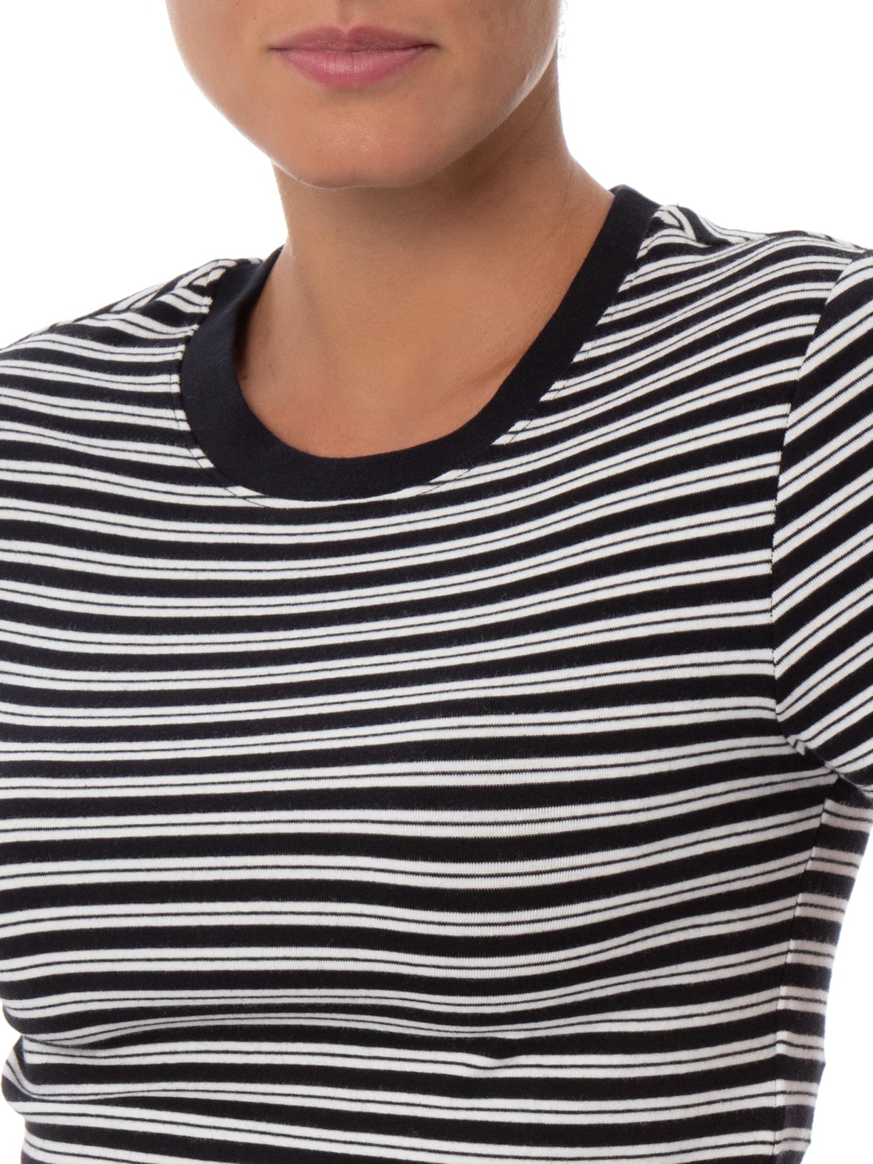 Camiseta Feminina Essential Baby Tee – Preto Levi's