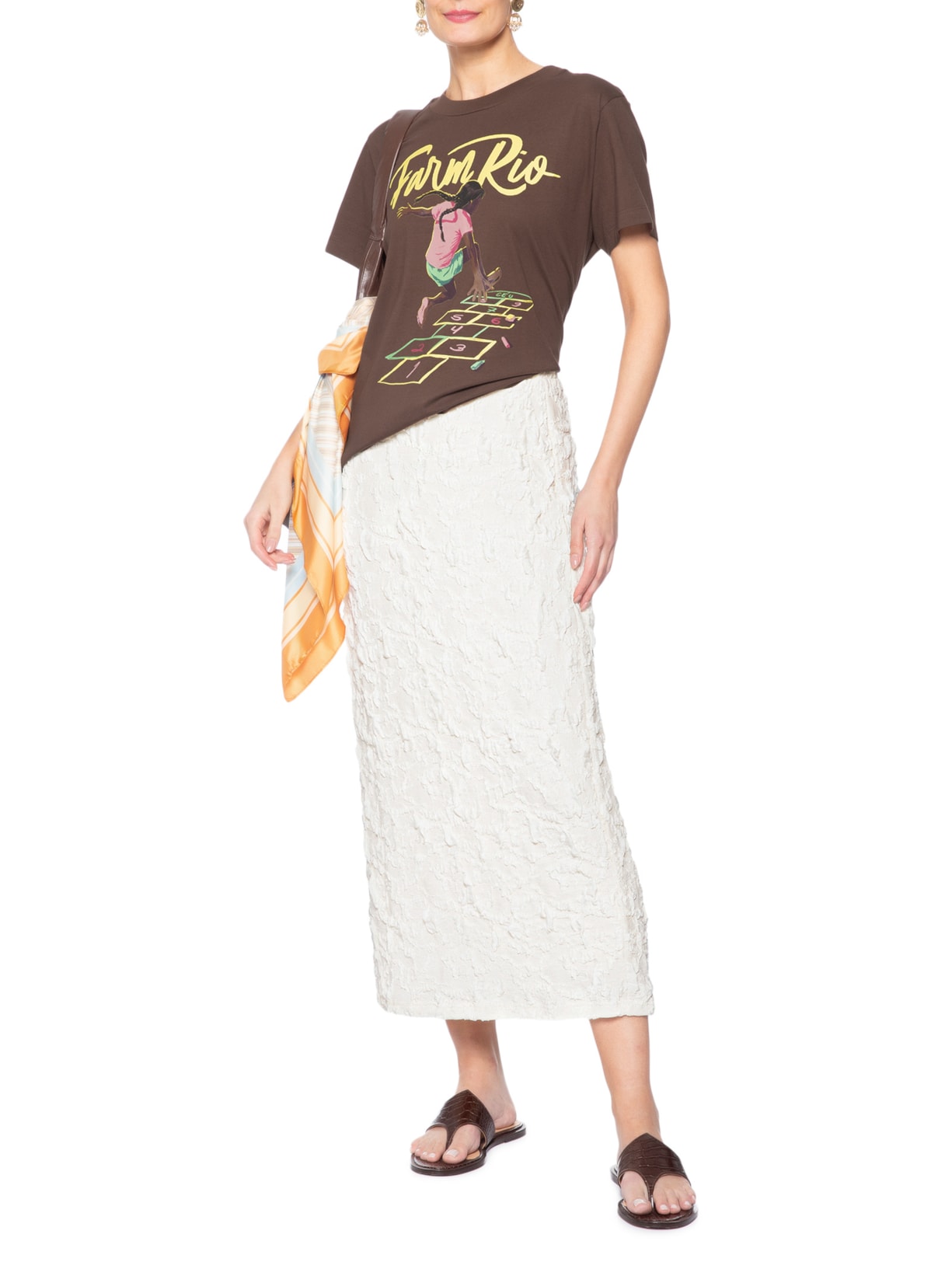 Camiseta Feminina Fit O Pulo Marrom Farm
