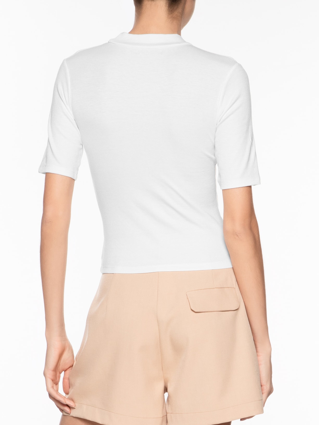 Camiseta Feminina Gola Alta Branco  Basiq