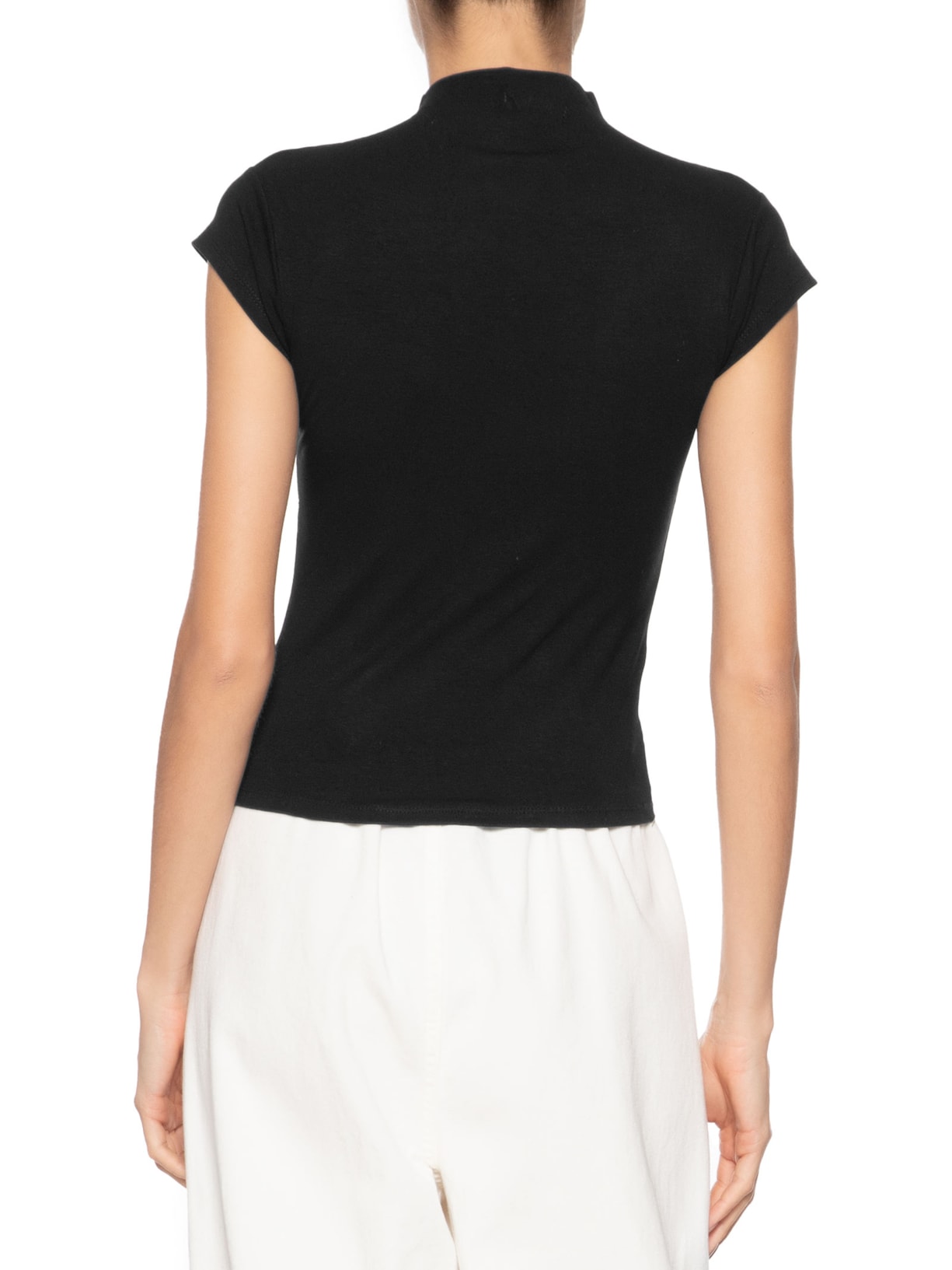 Camiseta Feminina Gola Alta Preto Basiq
