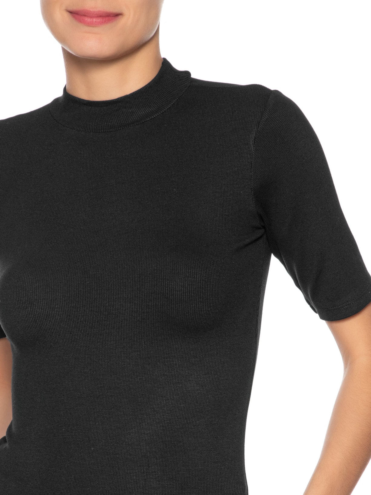Camiseta Feminina Gola Alta Preto Basiq