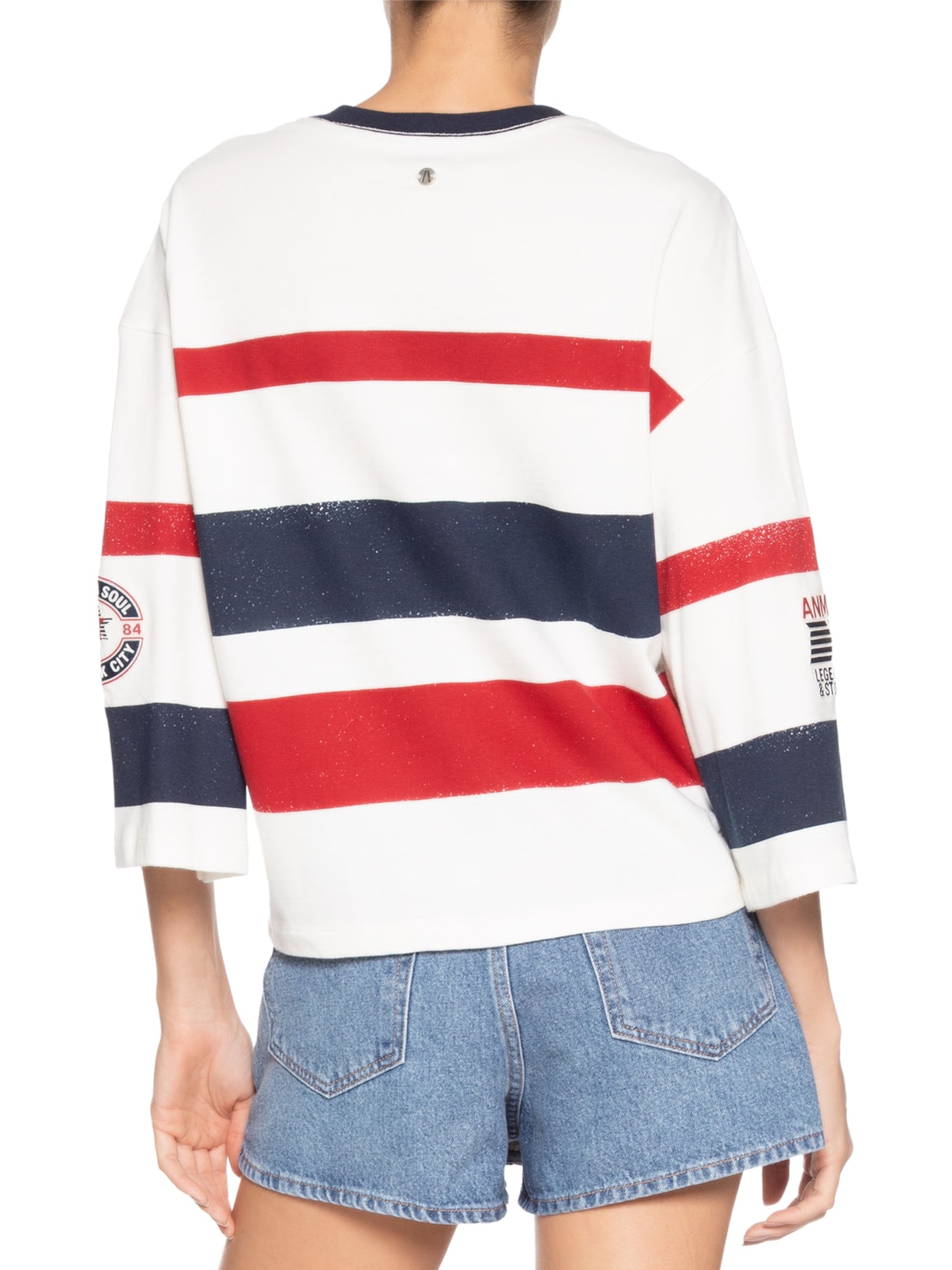 Camiseta Feminina Listrada Patch Branco Animale Jeans