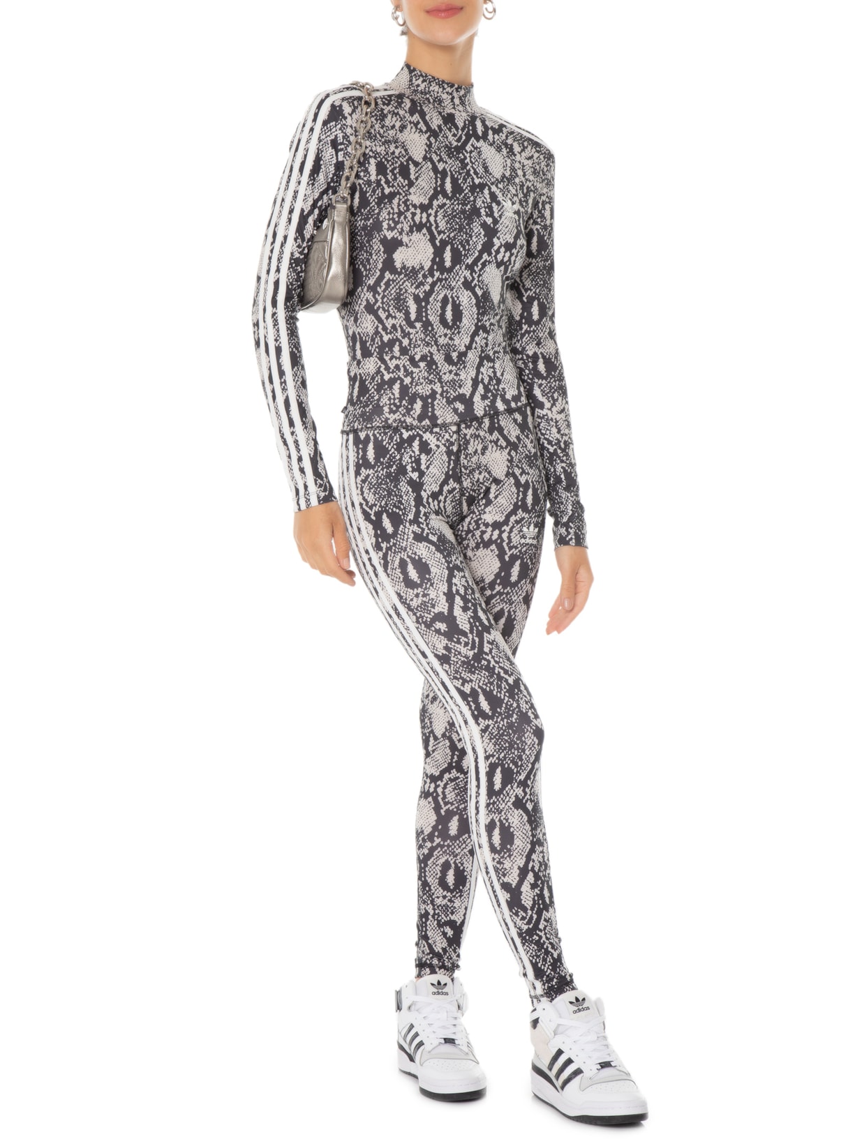 Camiseta Feminina Logo Animal Print Adidas Originals