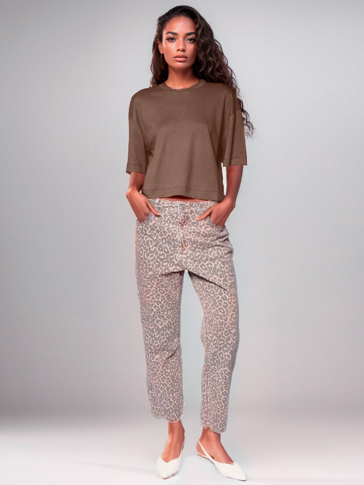 Camiseta Feminina Manga Curta - Marrom