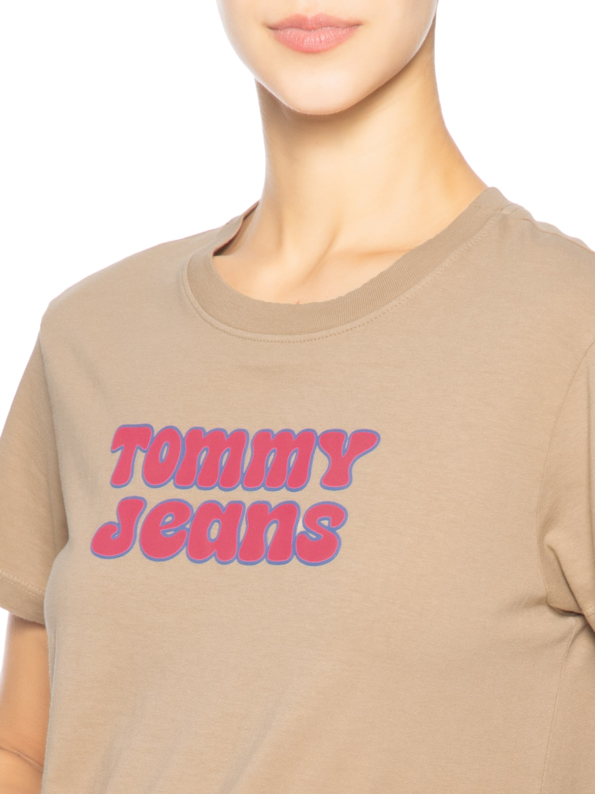 Camiseta Feminina Manga Curta Reg Essential Logo 2 Tee Ext Marrom Tommy Jeans