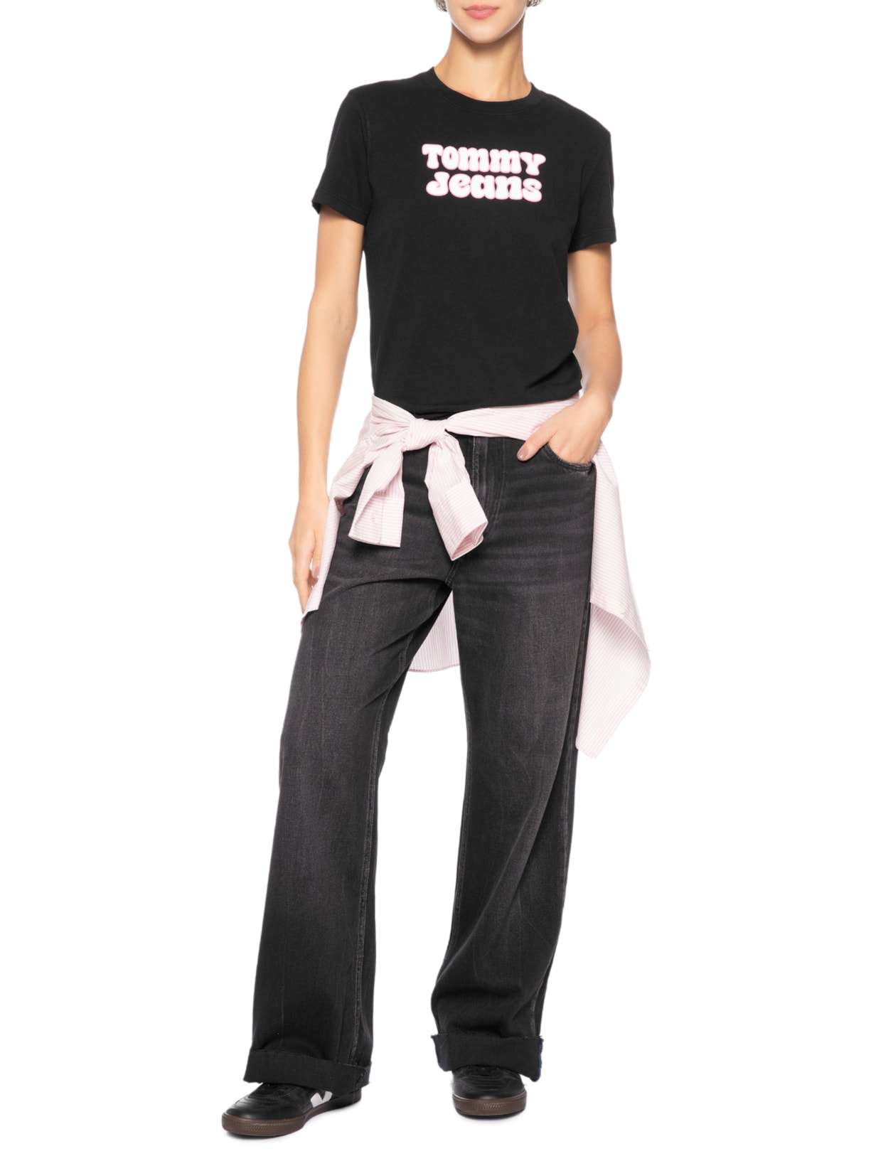 Camiseta Feminina Manga Curta Reg Essential Logo 2 Tee Ext Preto Tommy Jeans