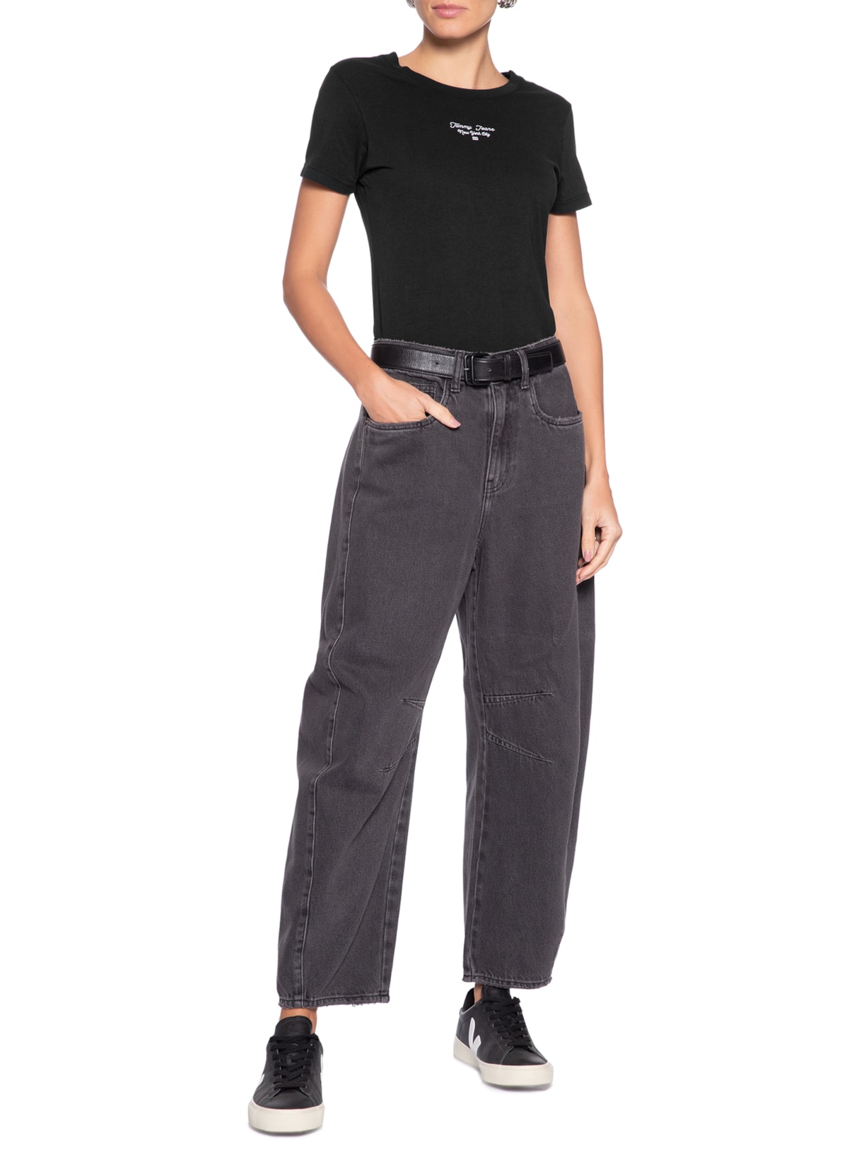 Camiseta Feminina Manga Curta Slim Ess Logo Preto Tommy Jeans