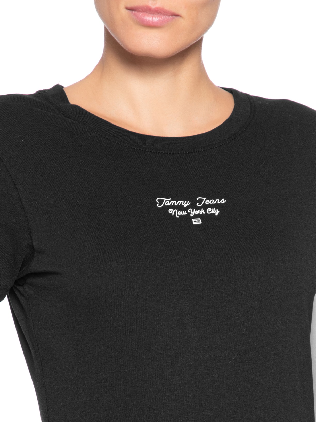 Camiseta Feminina Manga Curta Slim Ess Logo Preto Tommy Jeans
