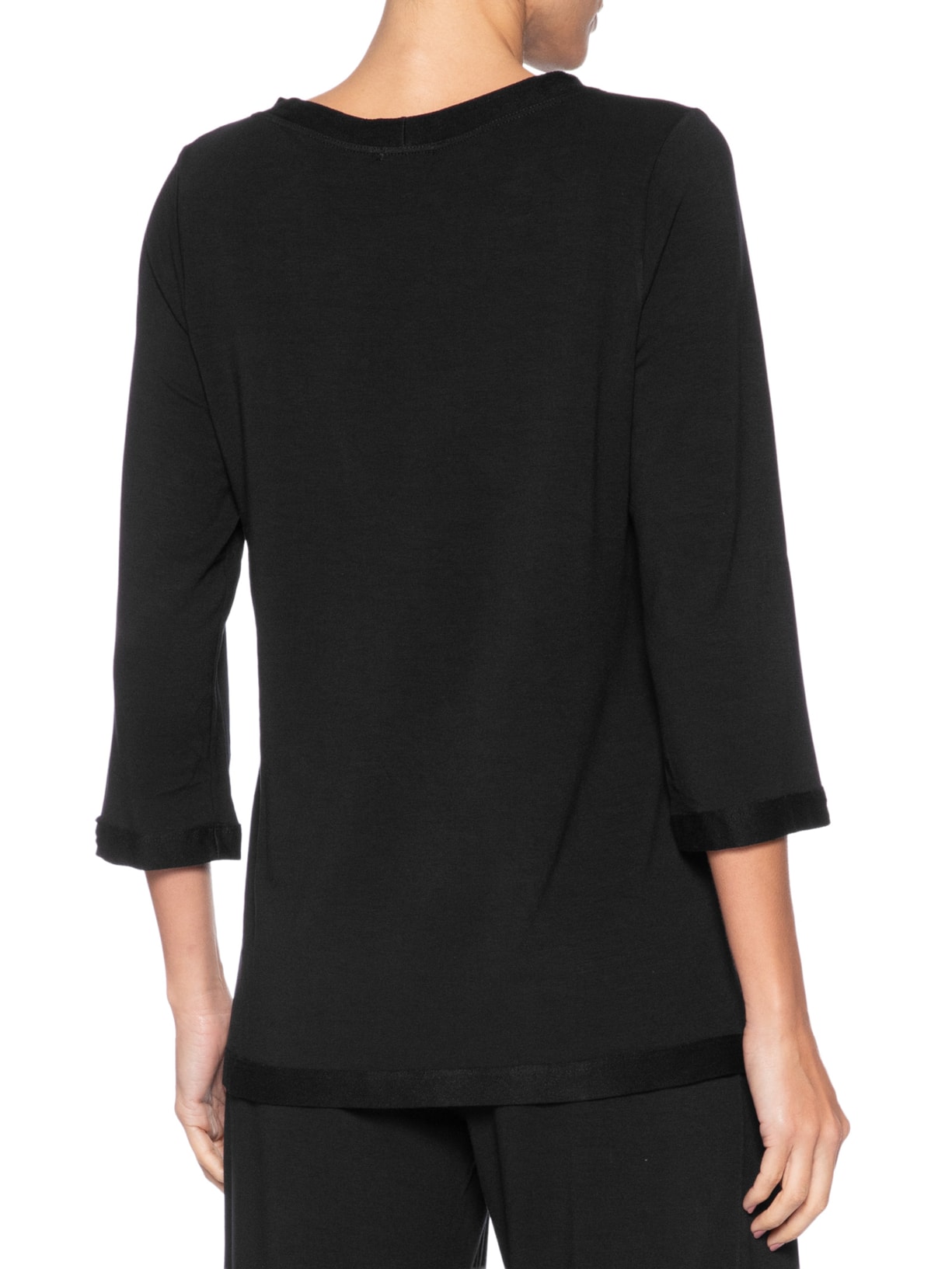 Camiseta Feminina Manga Três Quartos Preto Basiq