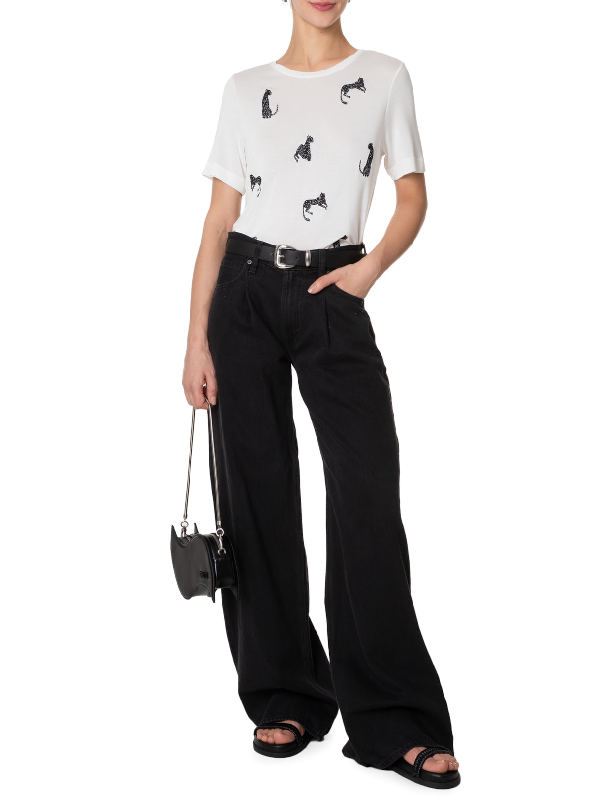 Camiseta Feminina Mini Onça Bordada Off White Shoulder