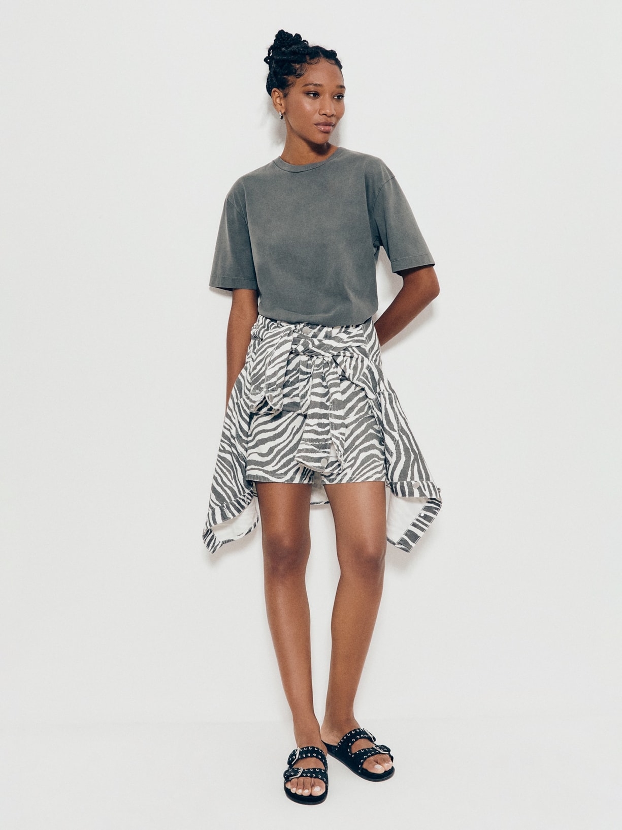 Camiseta Feminina Oversized Manga Curta - Cinza