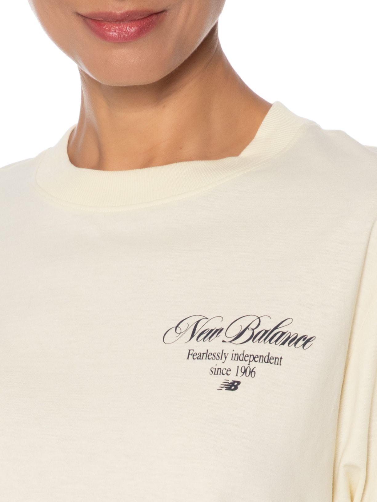 Camiseta Feminina Pressed Flowers Off White New Balance