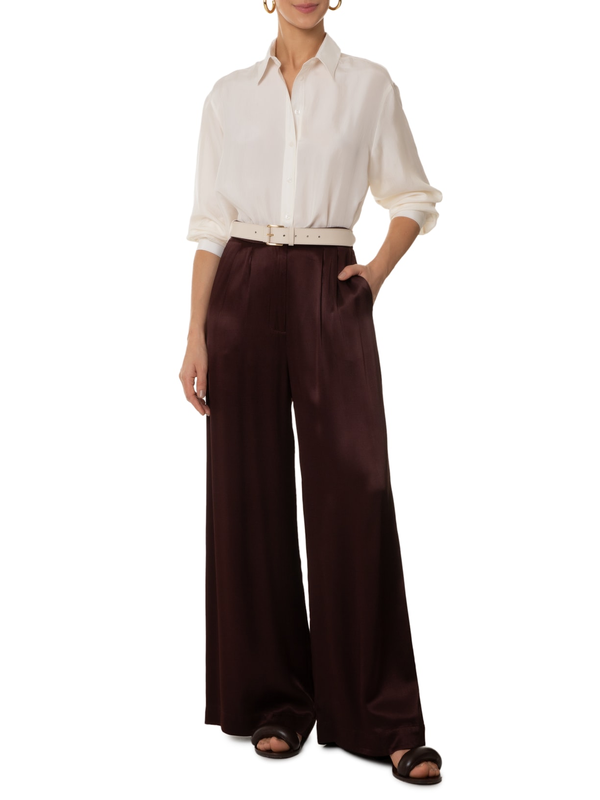 Camiseta Feminina Reta Em Seda Com Ombro Deslocado Bege  '2Essential