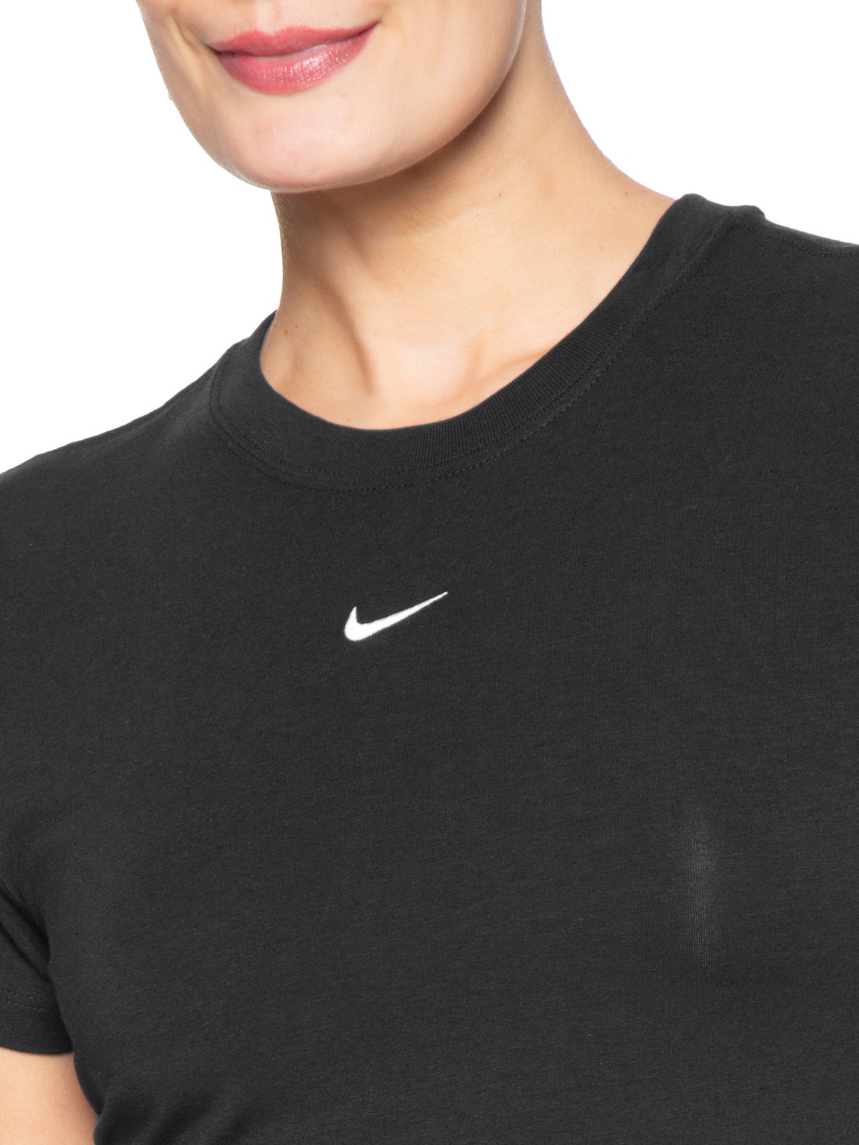 Camiseta Feminina Sportswear Chill Knit Cropped Preto Nike