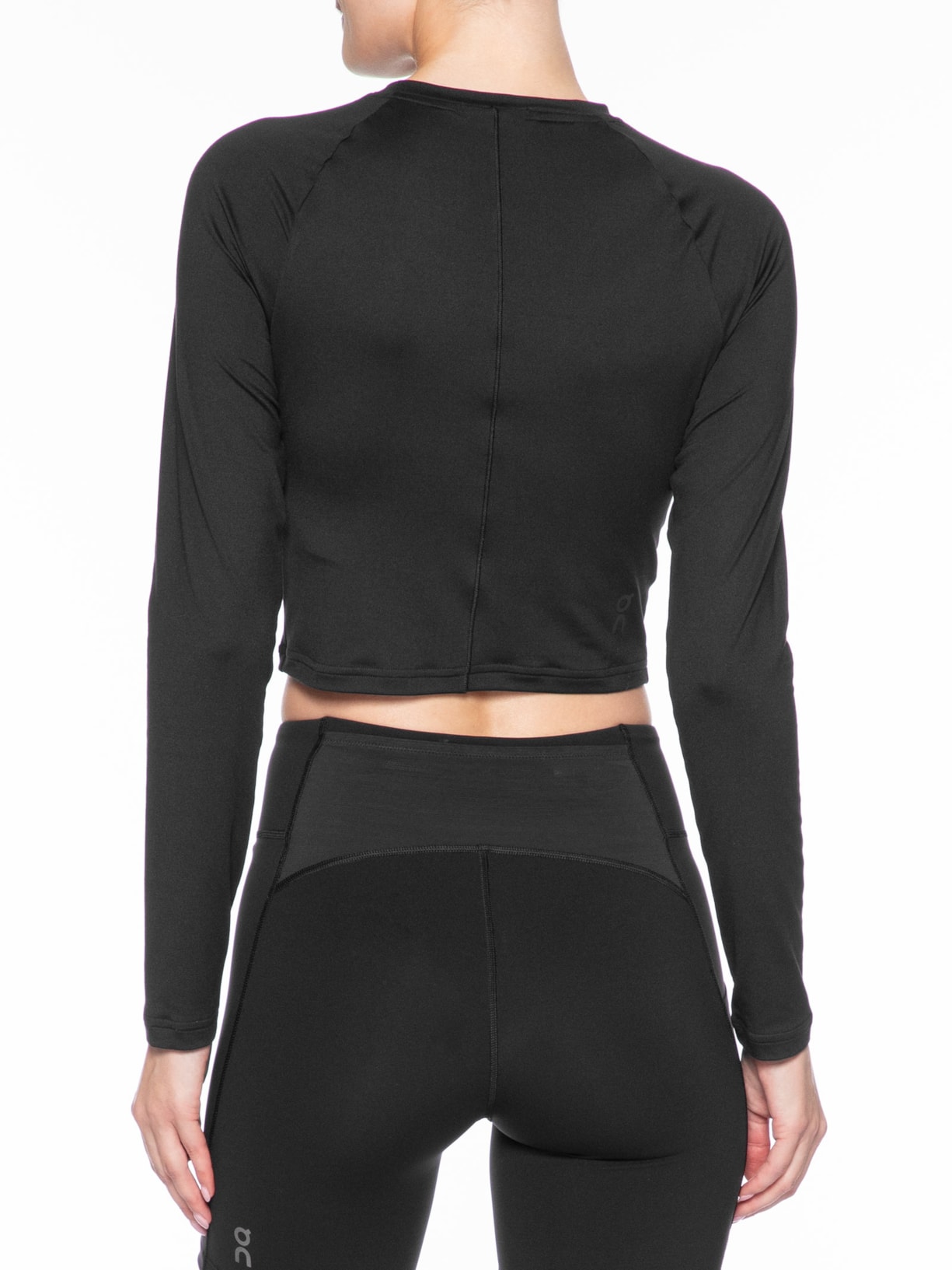 Camiseta Feminina Studio Long-T Crop Preto On Running